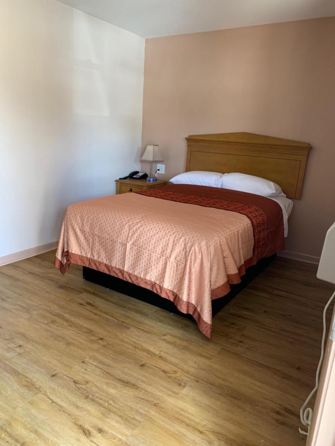 Standard Room - Non-Smoking photo 1