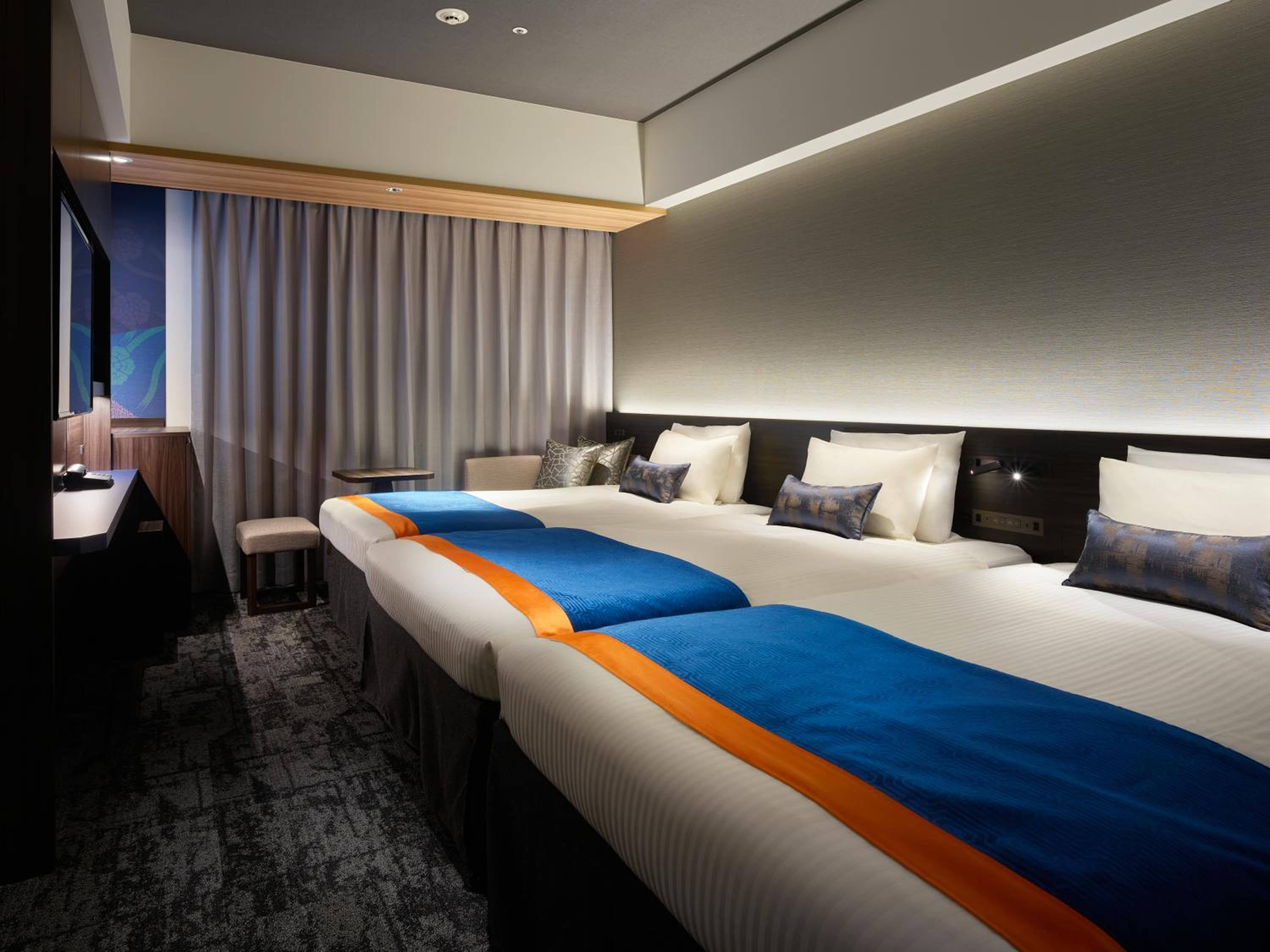Superior Twin Room with Extra Bed - Photo 2