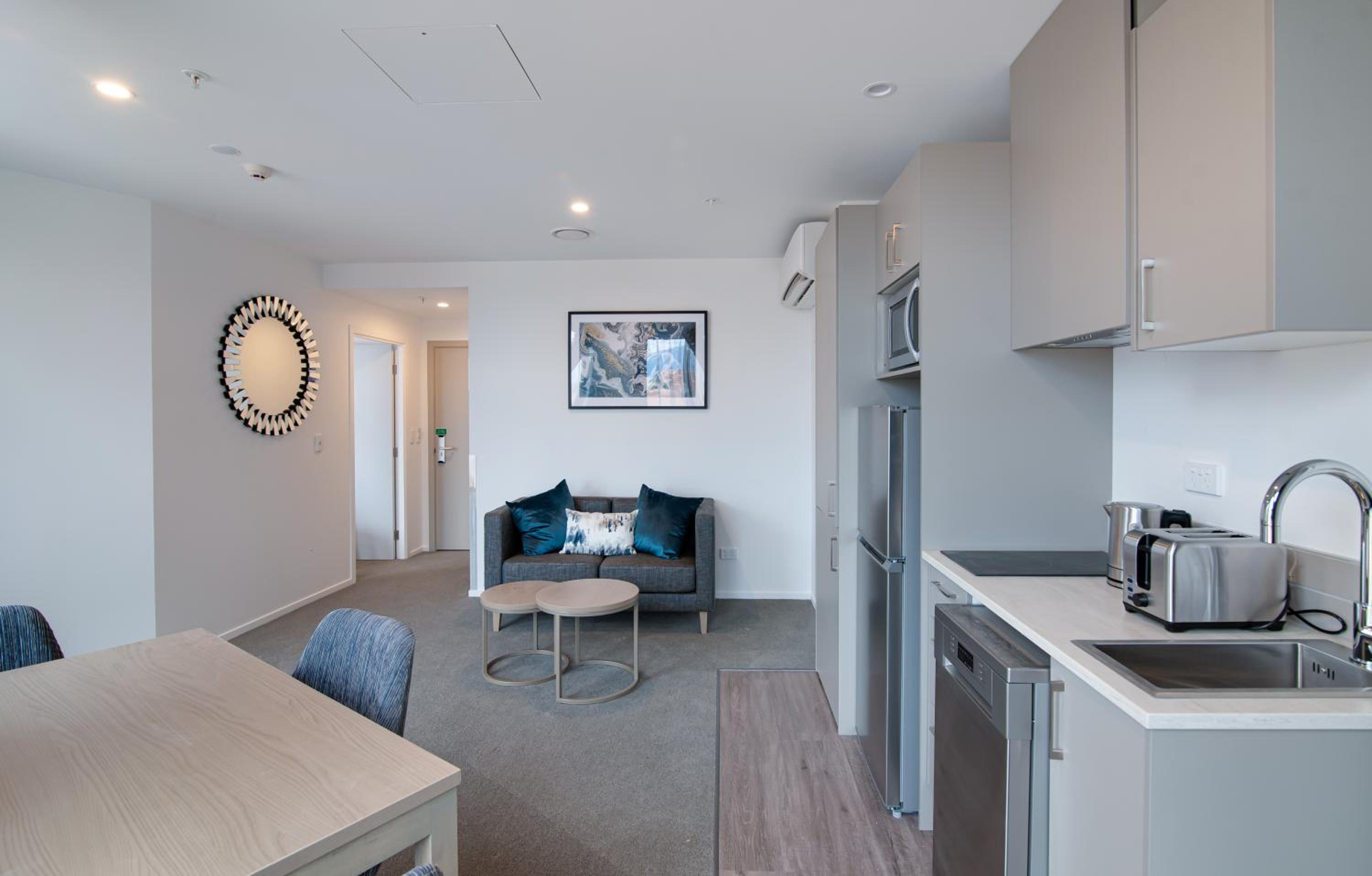 Two-Bedroom Apartment - Lake View