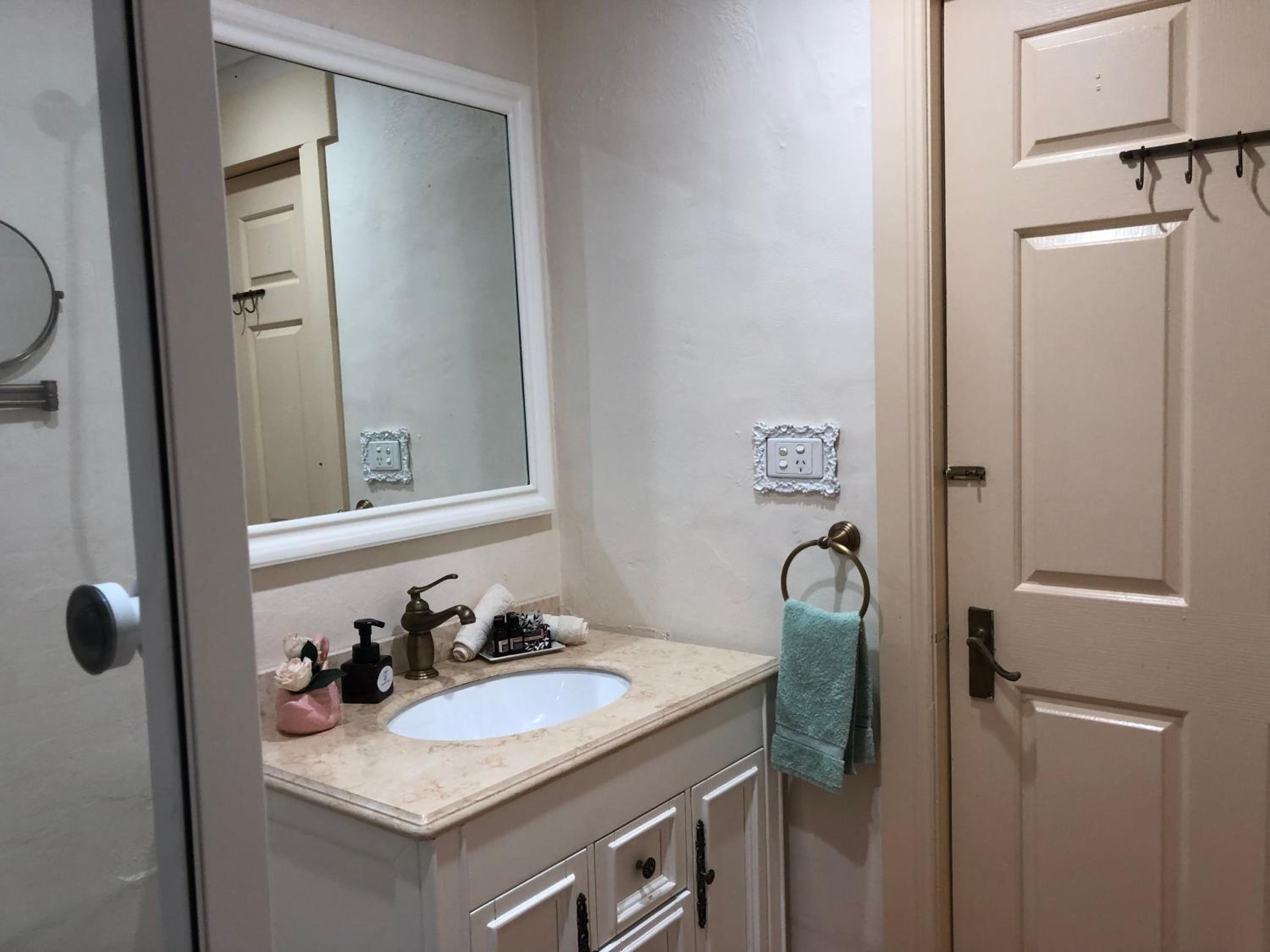 Two-Bedroom Suite - Photo 3