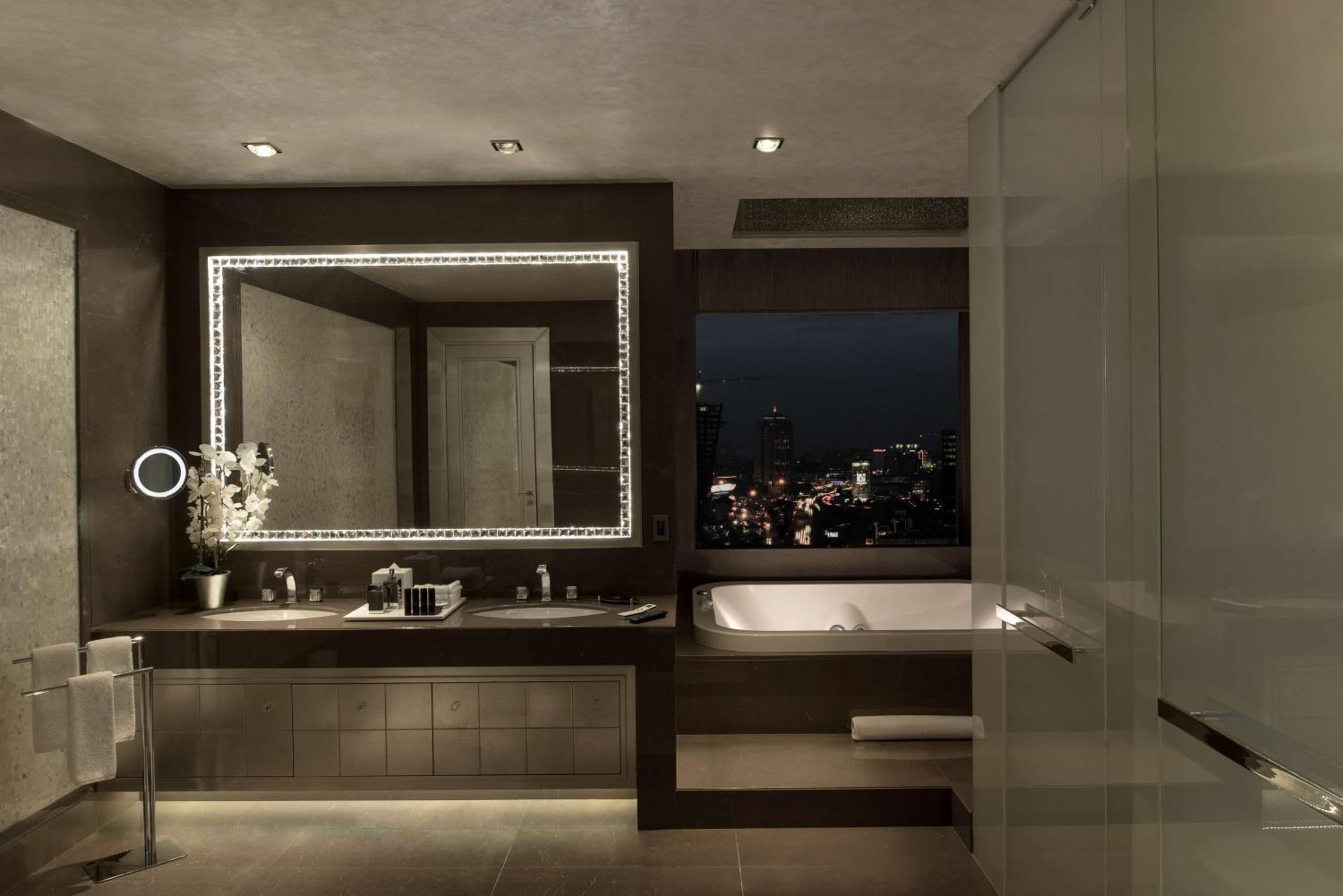 Penthouse Suite