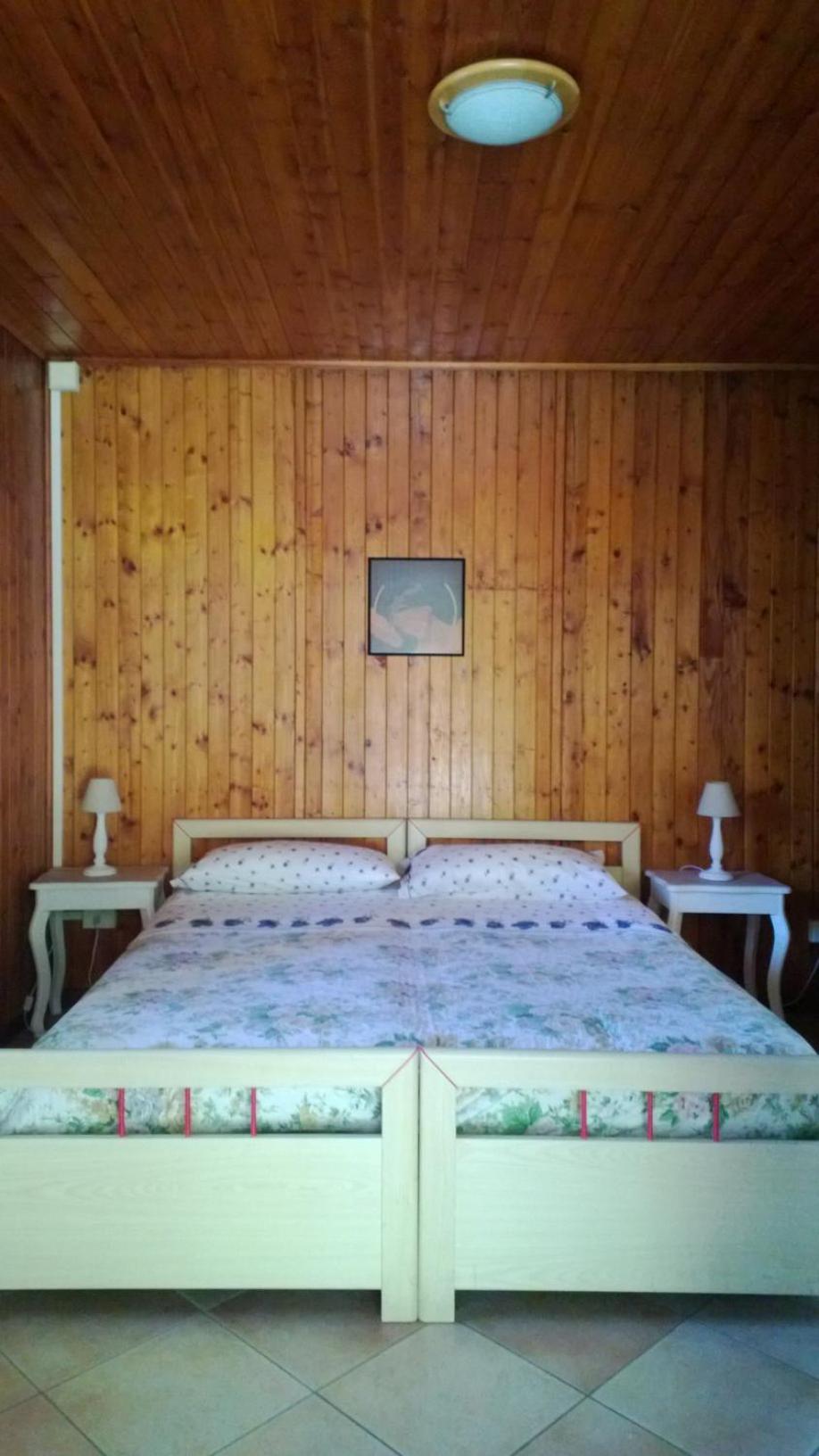 Bungalow (2 Adults)