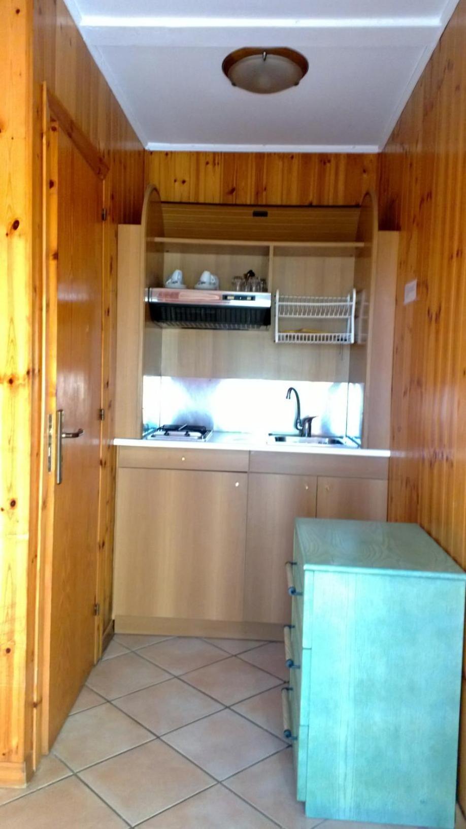 One-Bedroom Bungalow (4 Adults) - Photo 6