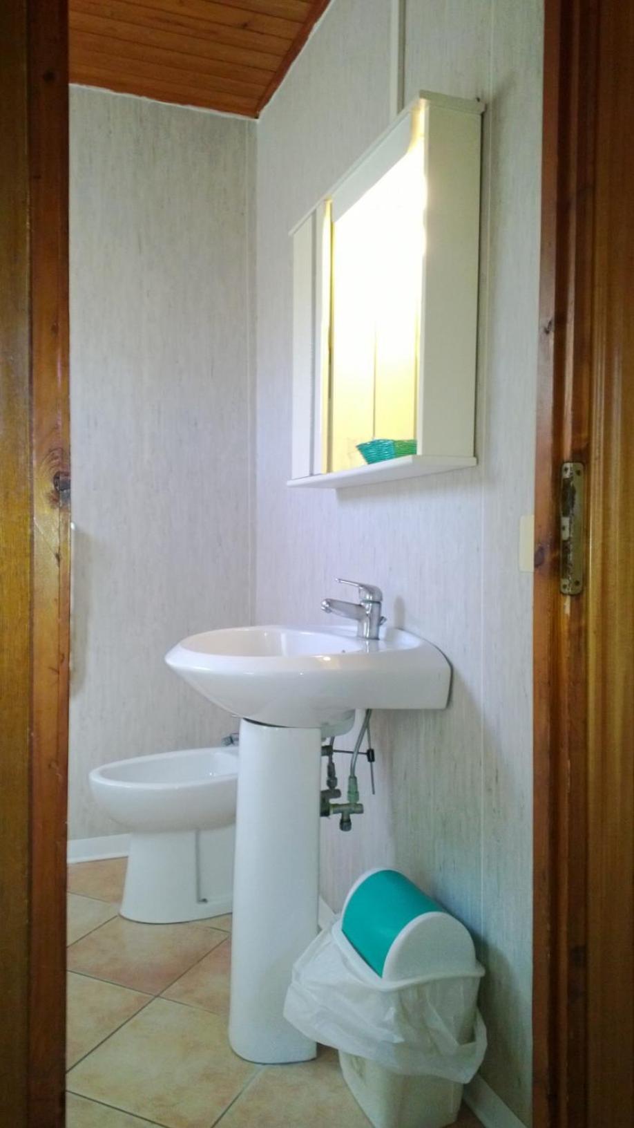 One-Bedroom Bungalow (4 Adults) - Photo 7