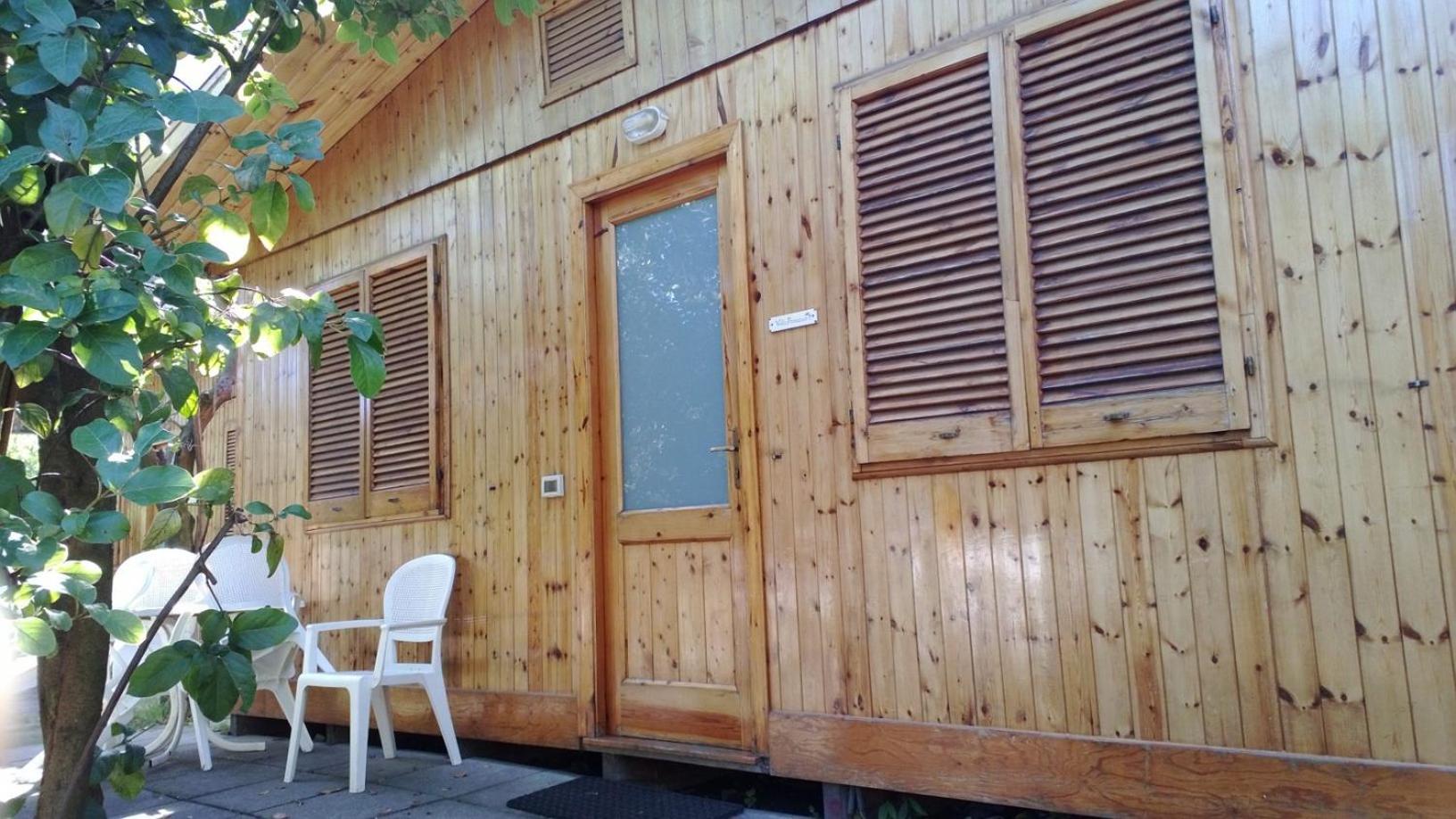 One-Bedroom Bungalow (4 Adults) - Photo 3