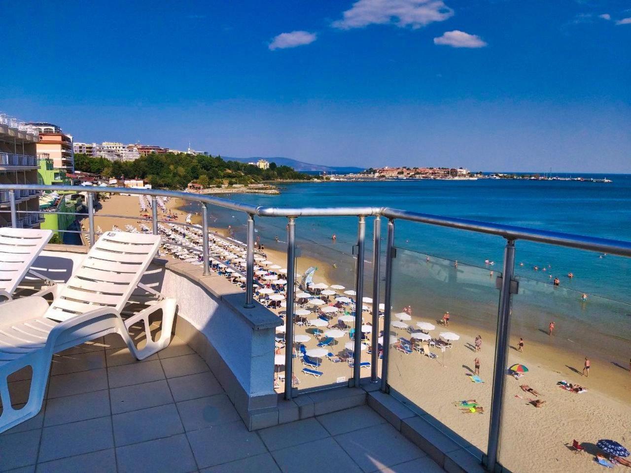 Apartment with Sea View and Balcony - Photo 9