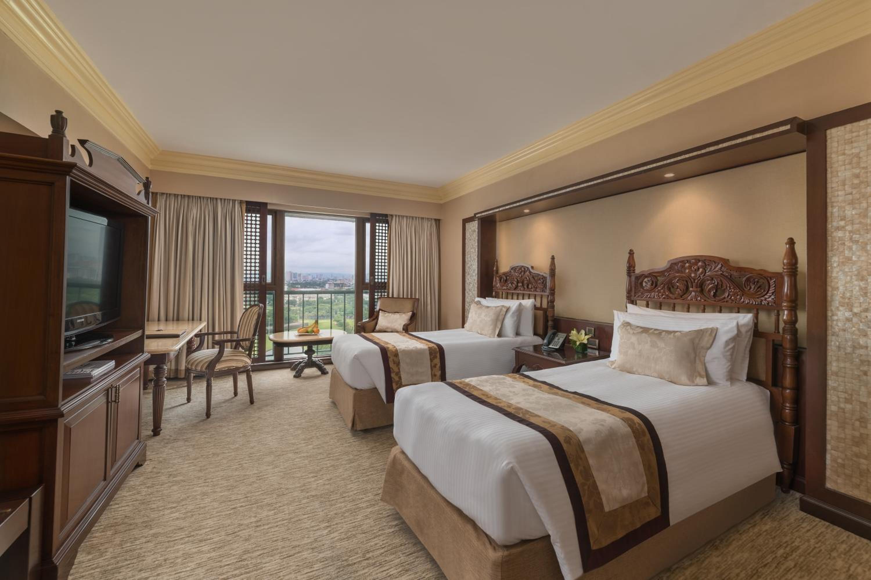 Tower Deluxe Room - Photo 4