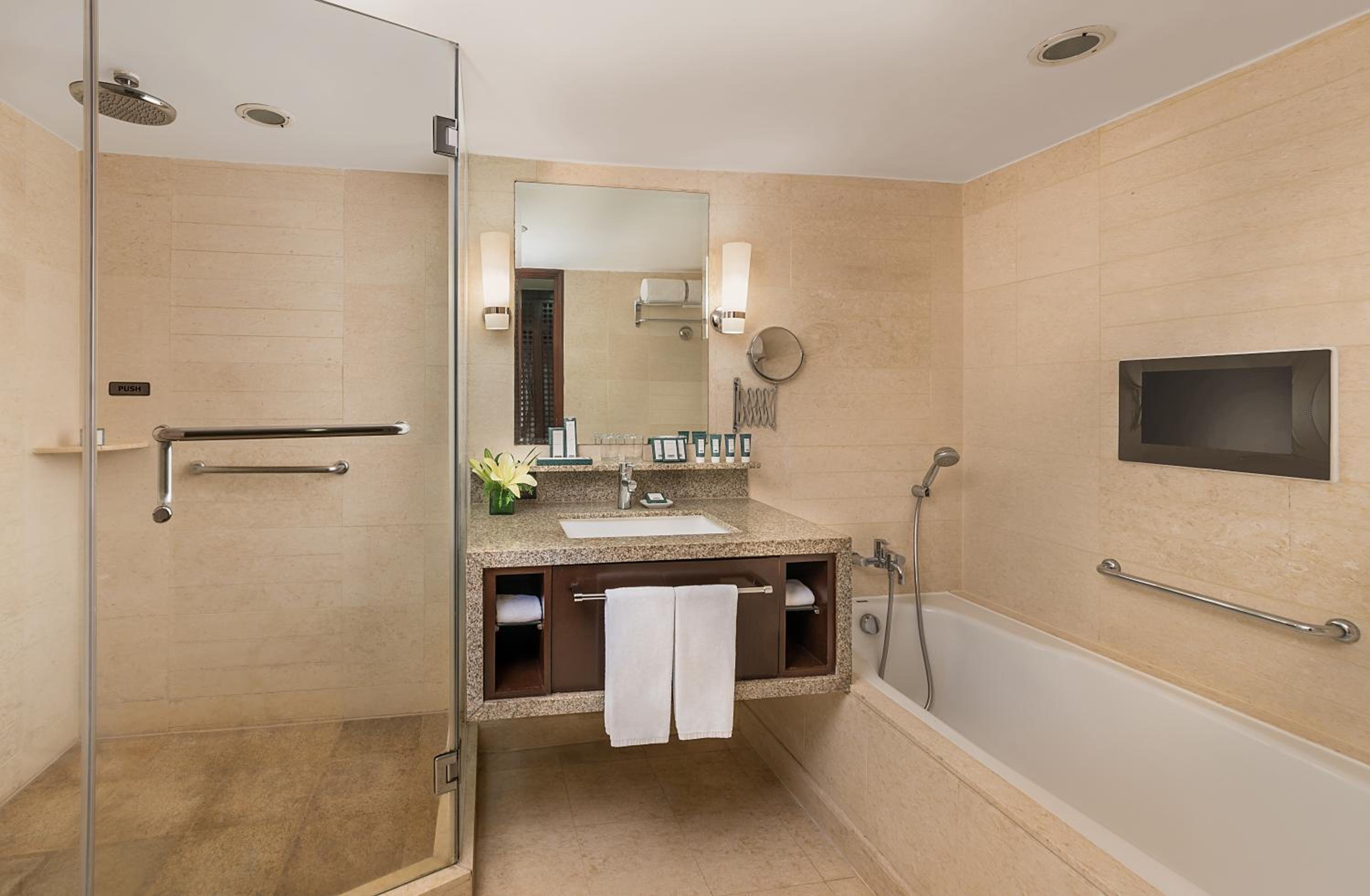 Sunset Suite - Photo 6