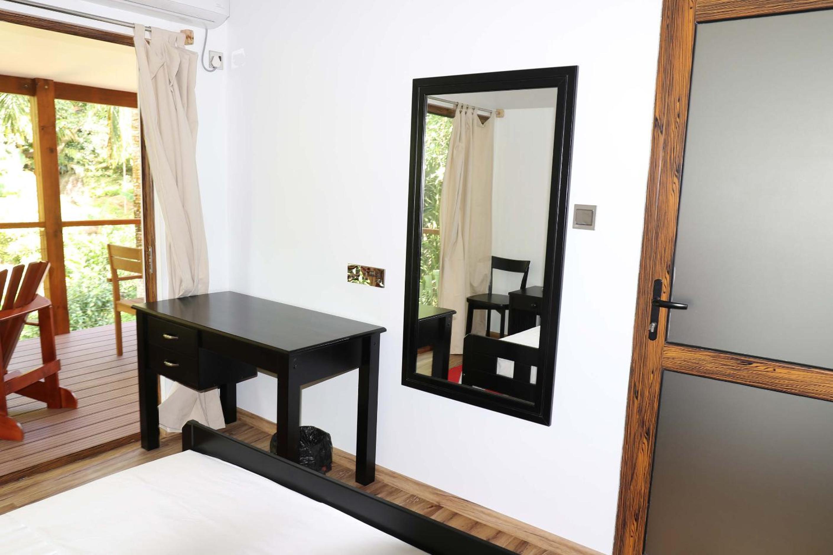 Chalet with garden view photo 3