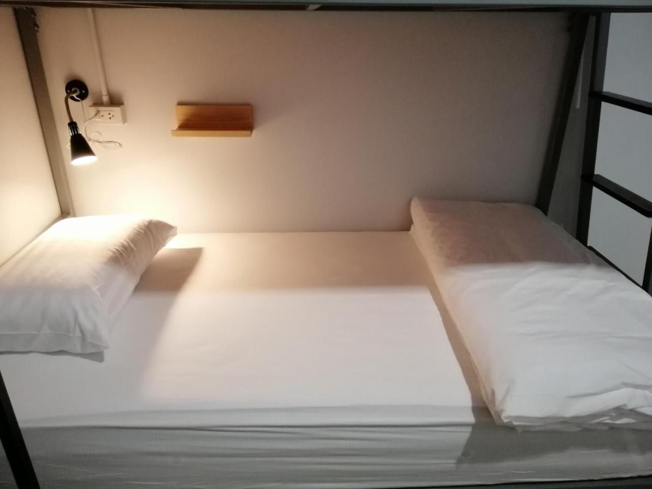 Standard Twin Room With Shared Bathroom photo 2
