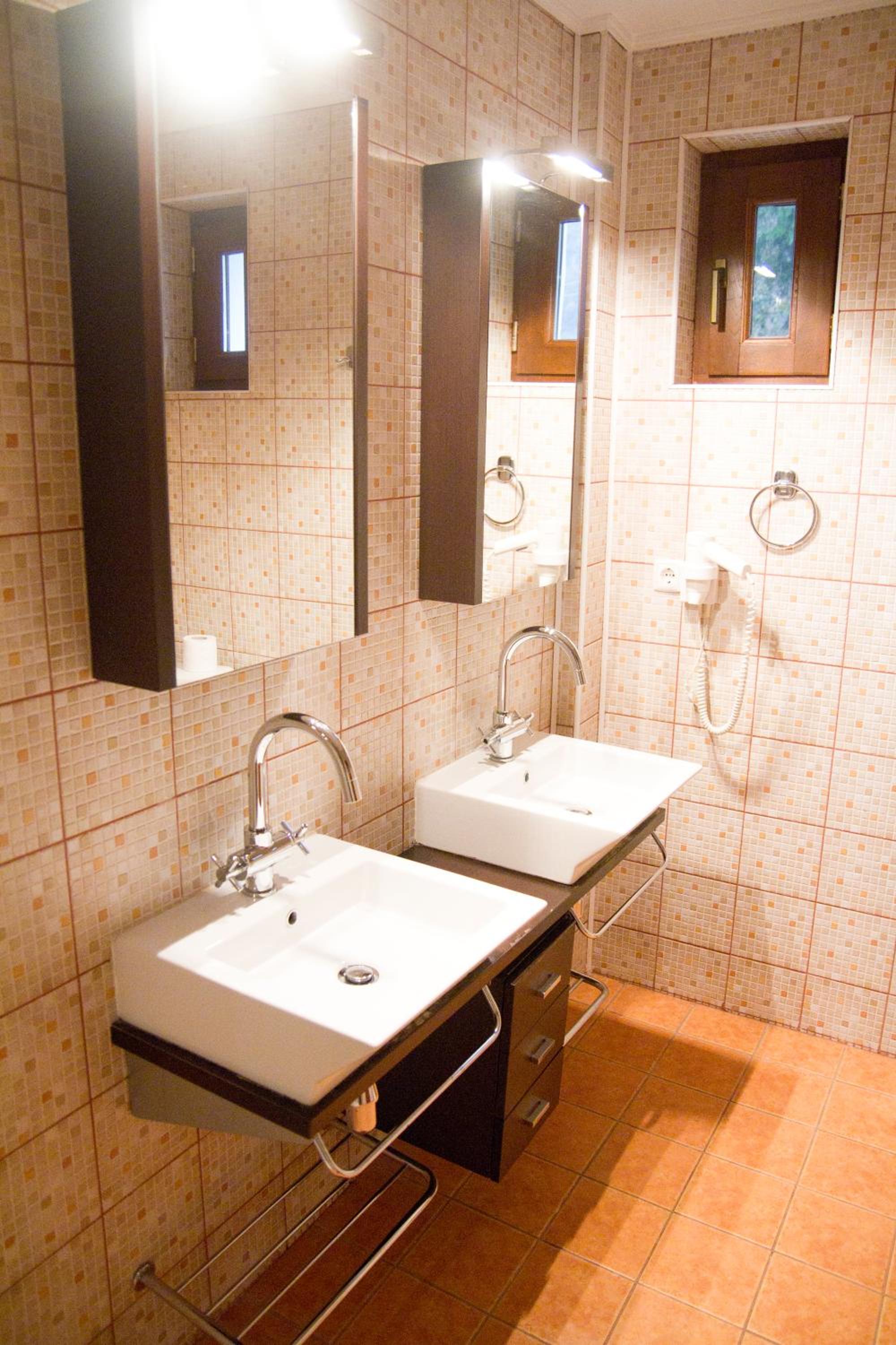 Standard One-Bedroom Suite - Photo 2