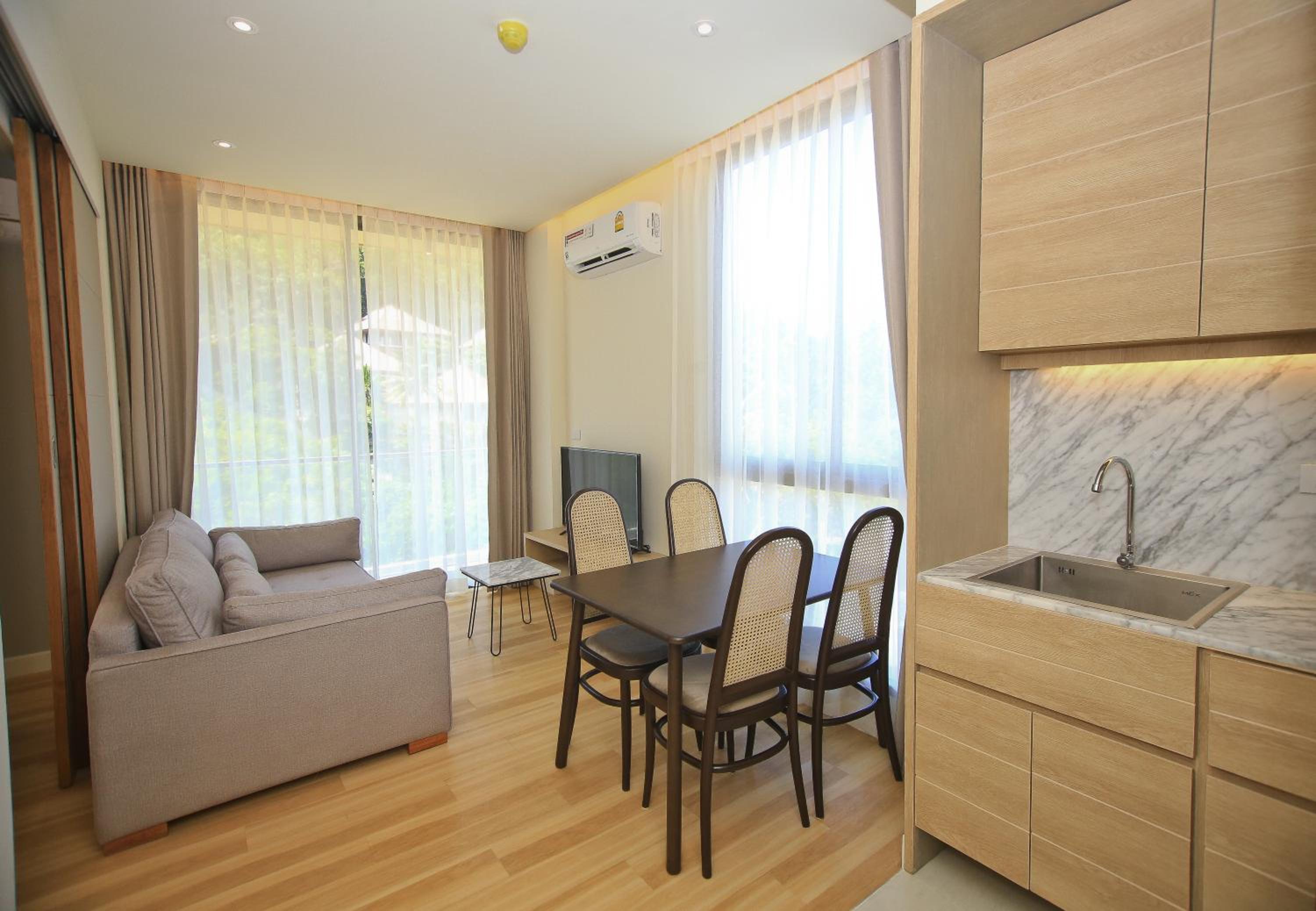 Apartment with Garden View - Photo 11
