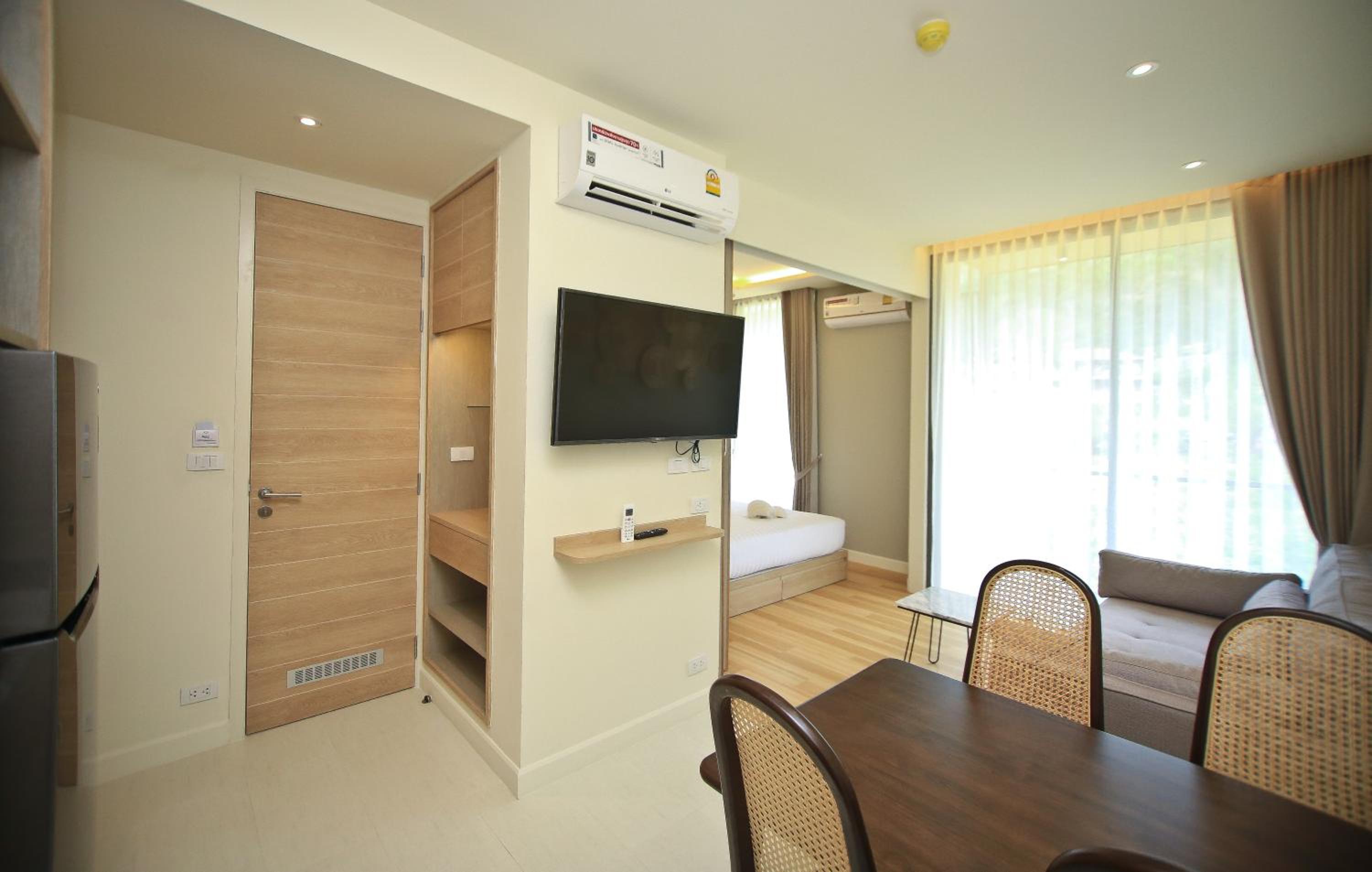 Apartment with Garden View - Photo 9