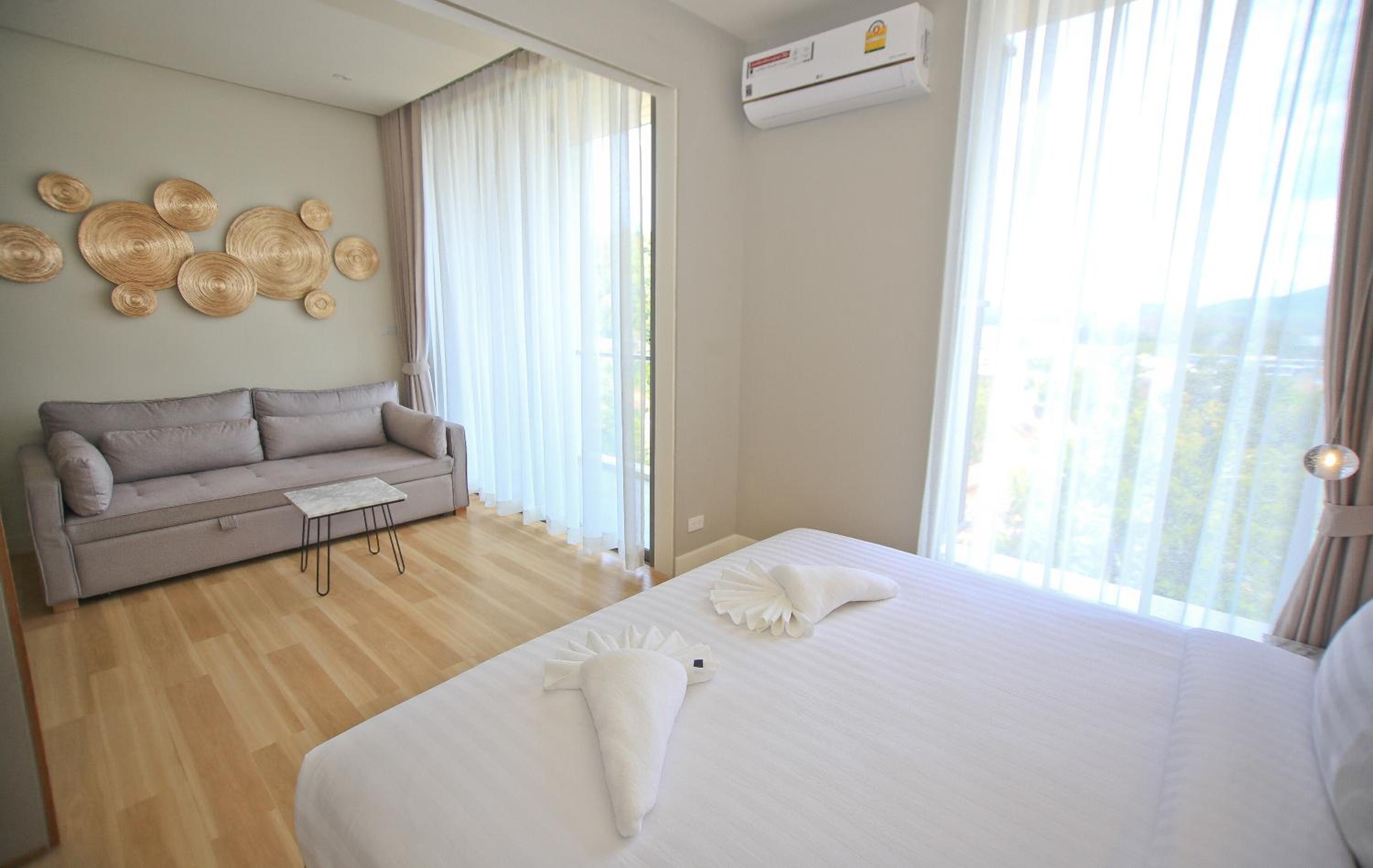One Bedroom Sea View Partial - Photo 12