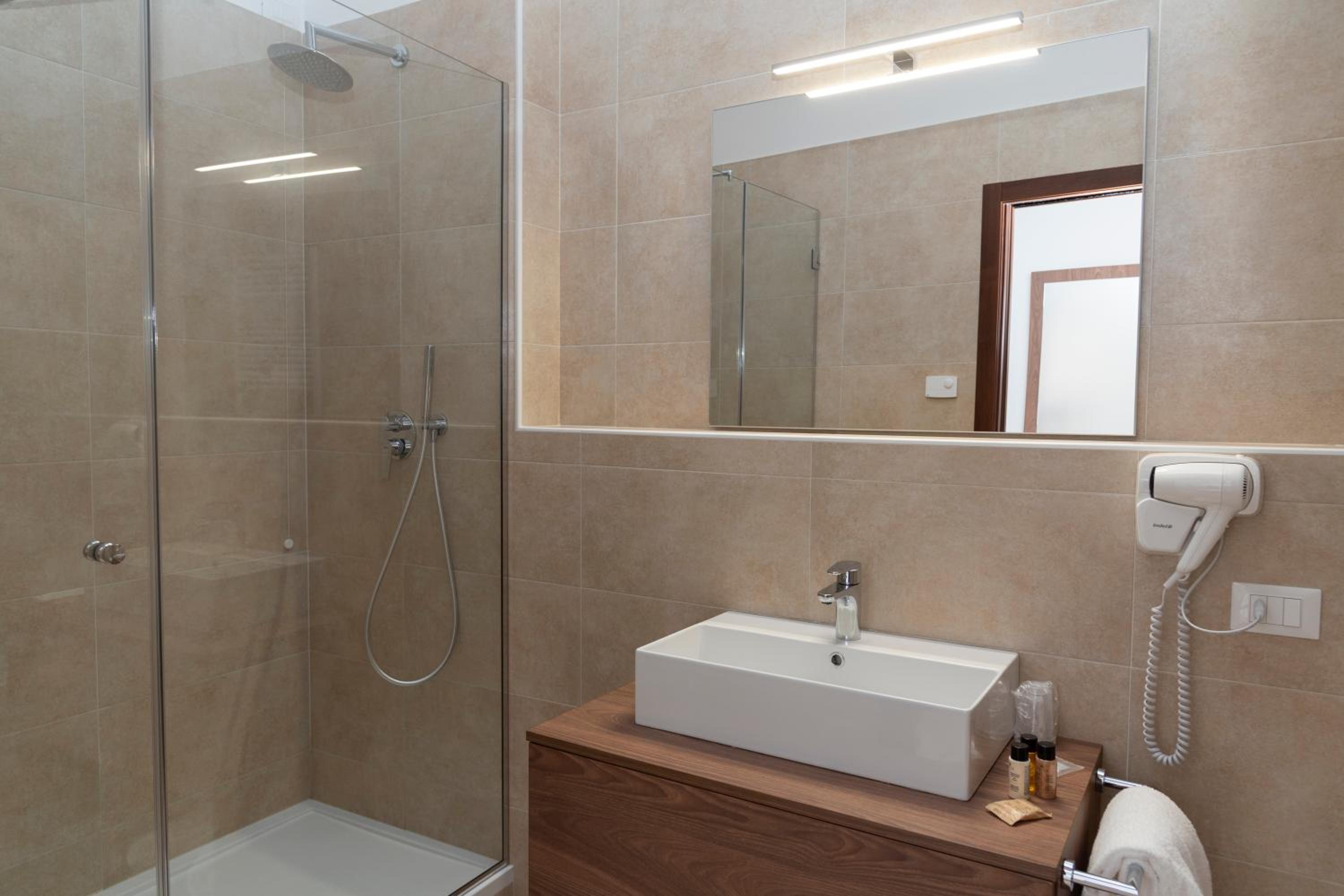 Single Room photo 2