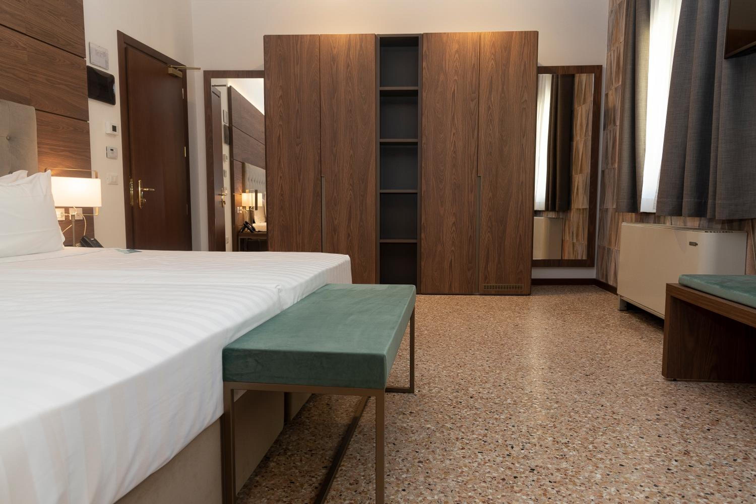 Superior Double Room - Photo 2
