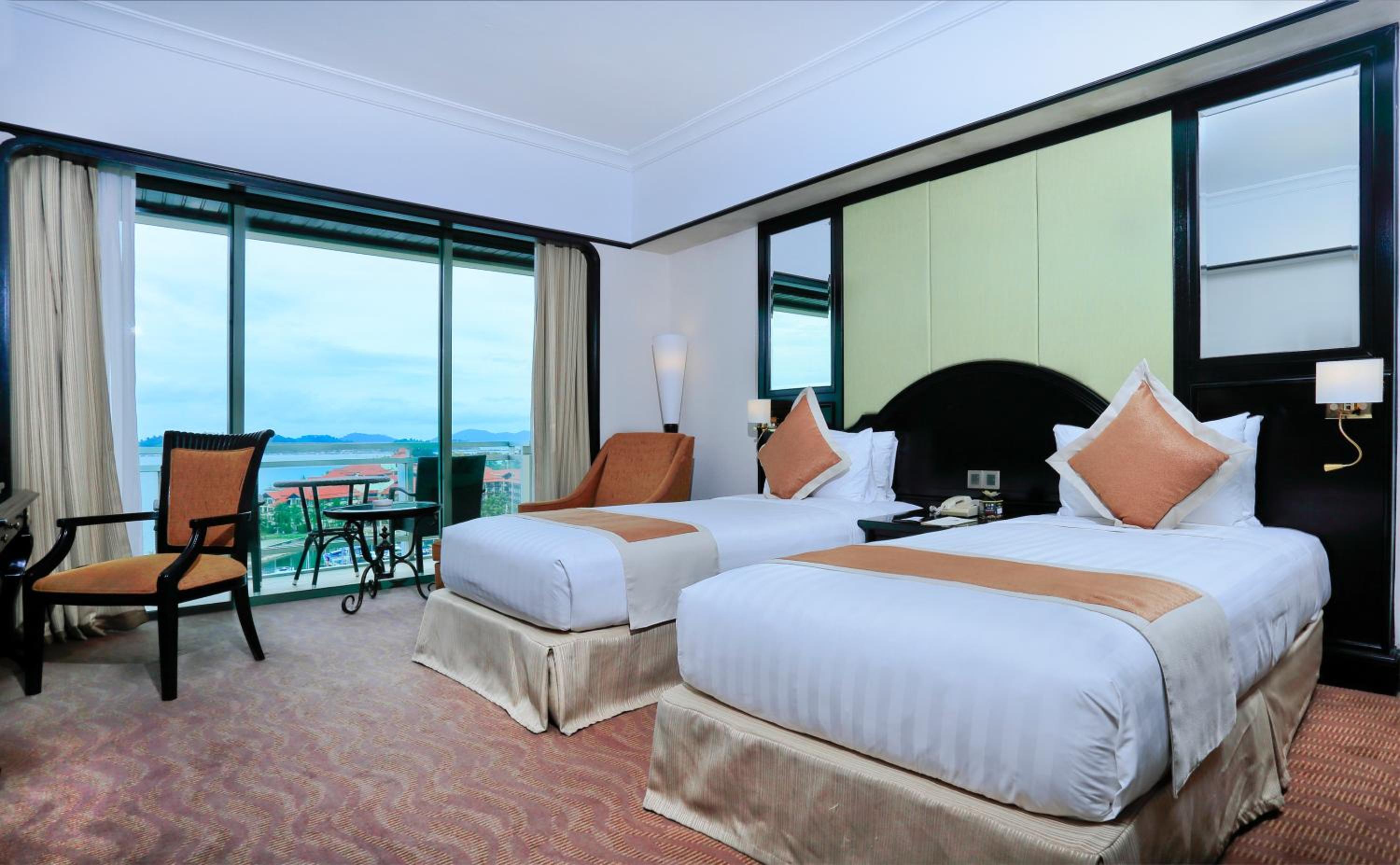 Premium Sea View King - Photo 4