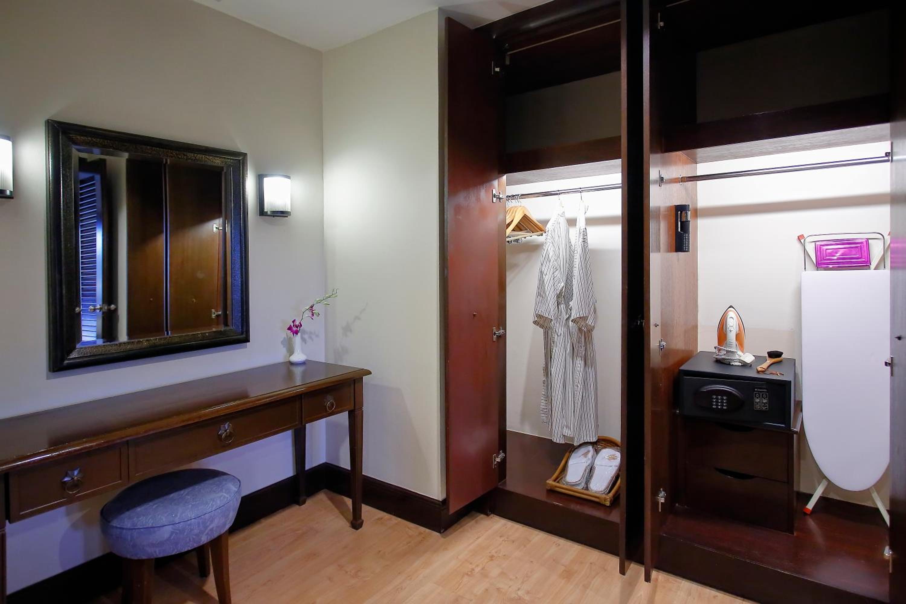Magellan Club Suite King - Photo 4