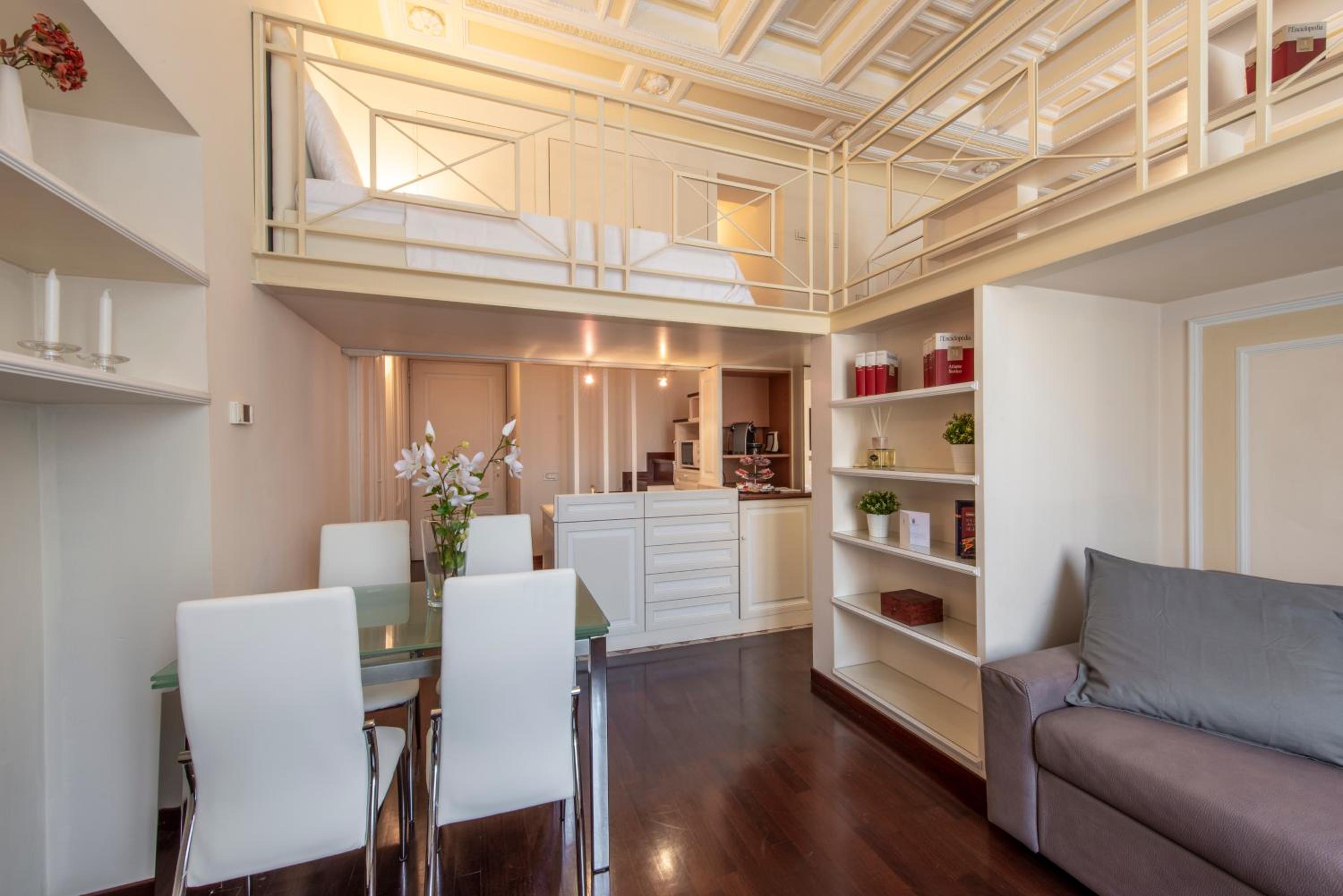 One-Bedroom Apartment - Via Carducci 5