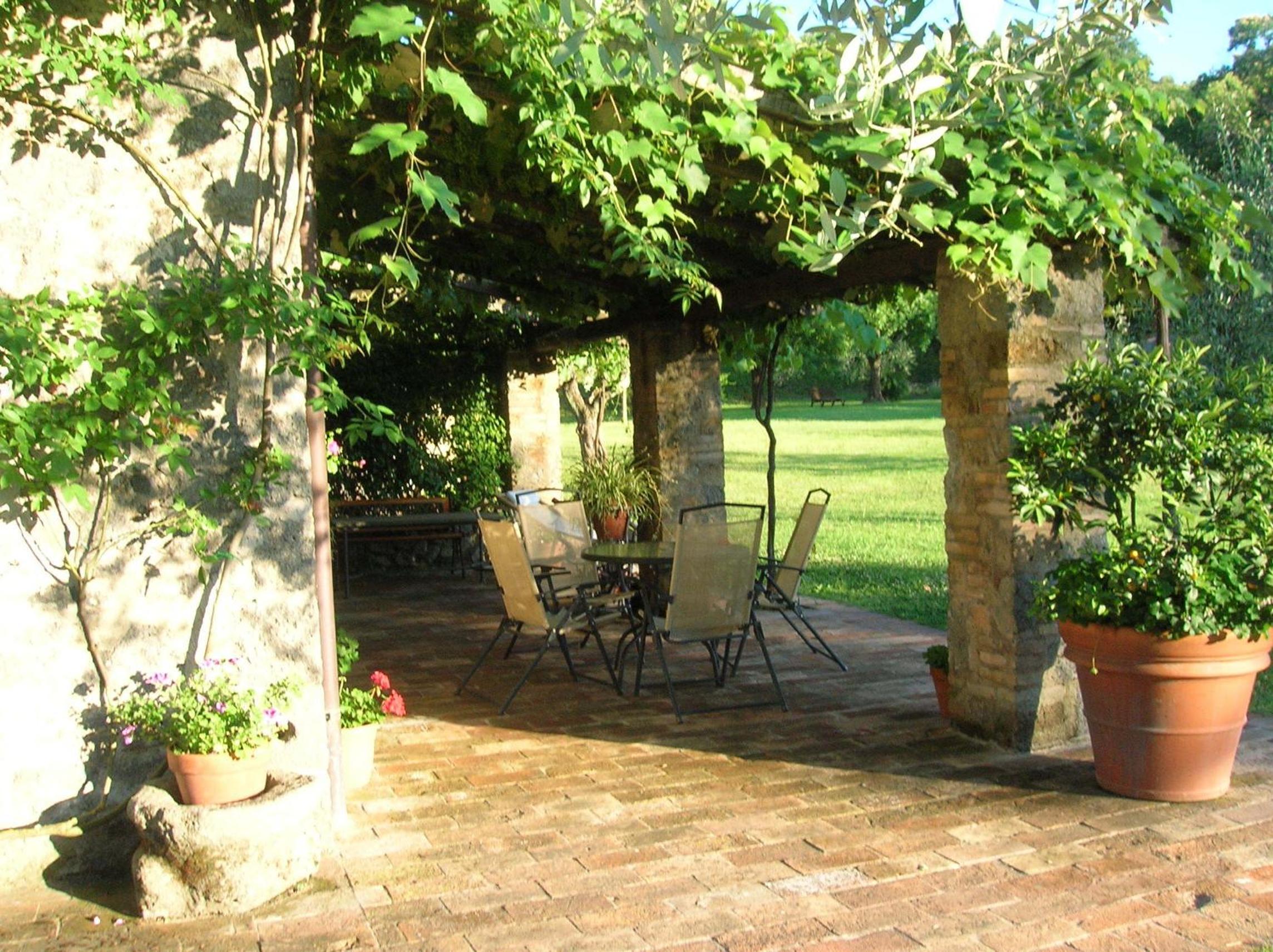 Two-Bedroom Apartment with Garden photo 3
