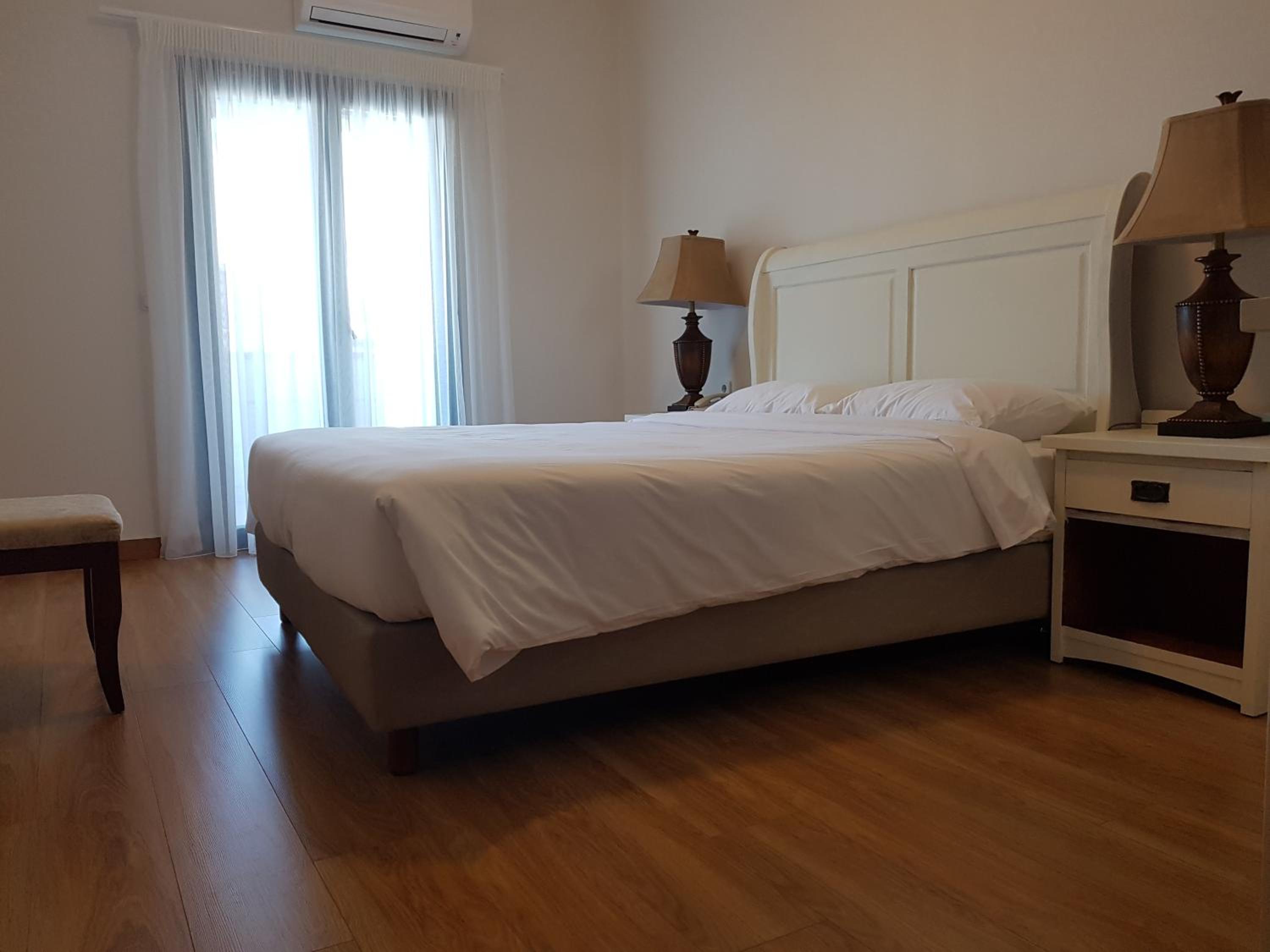 One Bedroom Apartment with Garden View thumbnail 5