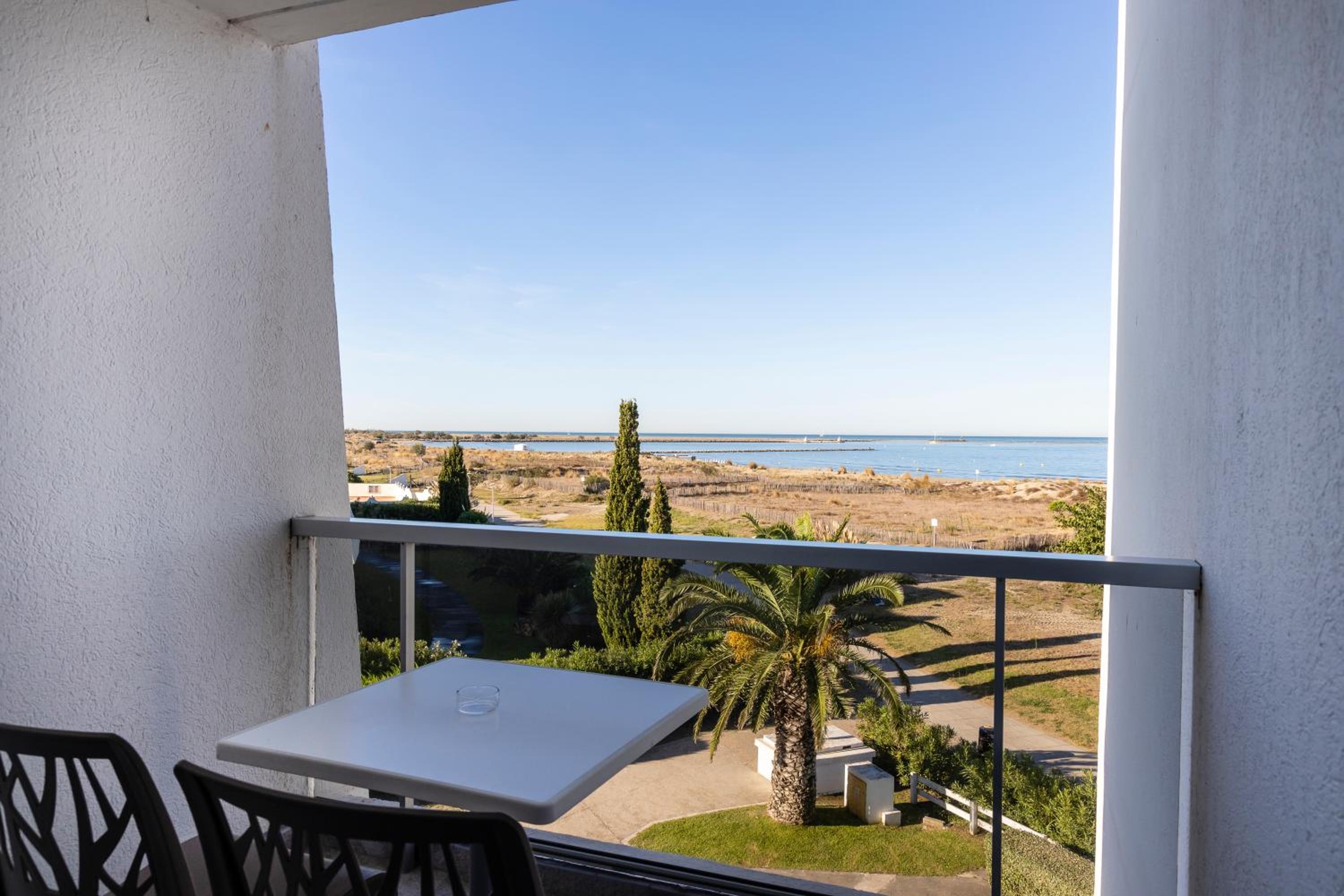 Double Room with Side Sea View photo 3