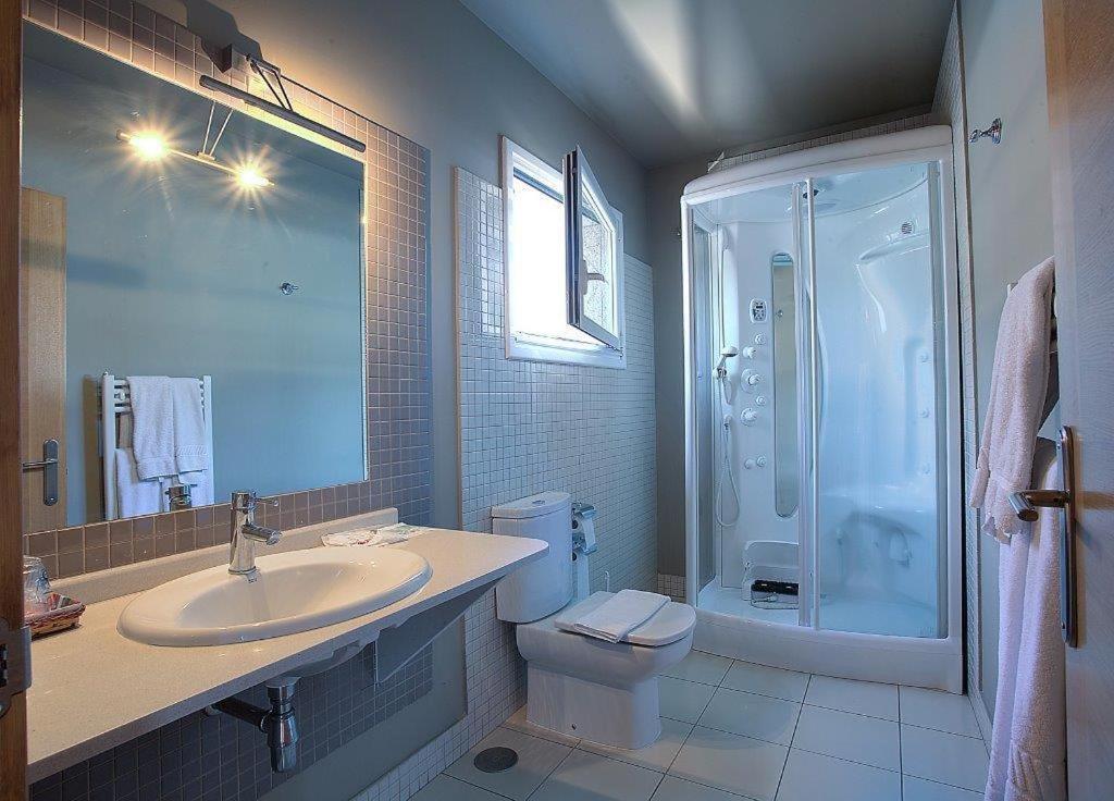 Twin Room - Photo 4