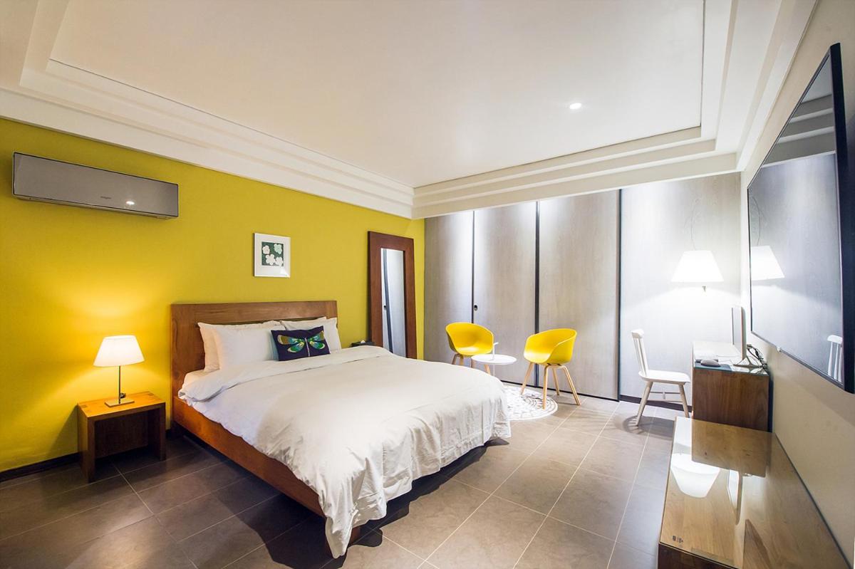 Standard Double Room with 2pm Check in - Photo 4
