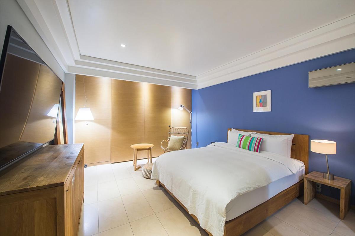 Standard Double Room with 2pm Check in - Photo 5