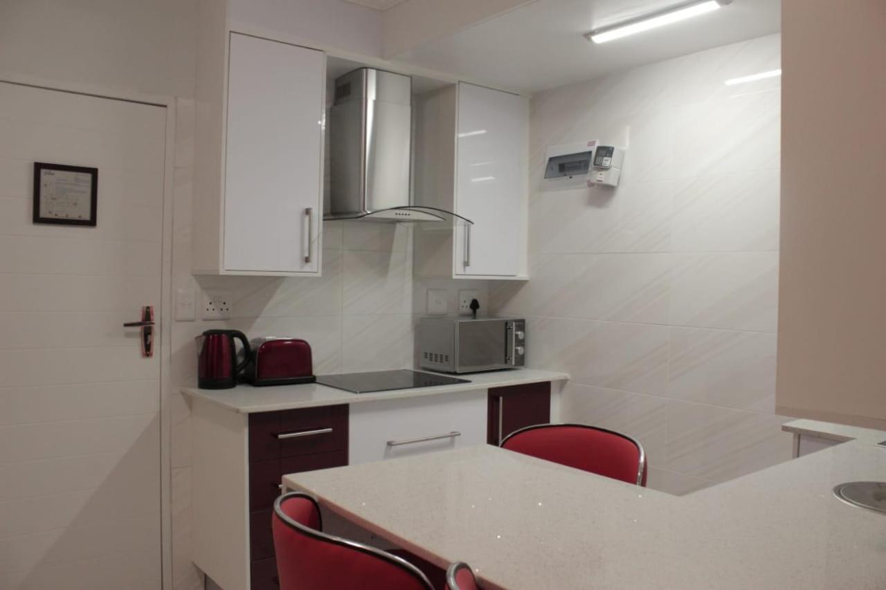 One-Bedroom Apartment photo 2
