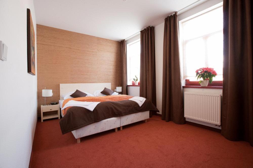 Double or Twin Room - Photo 5
