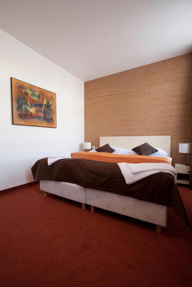 Double or Twin Room - Photo 2