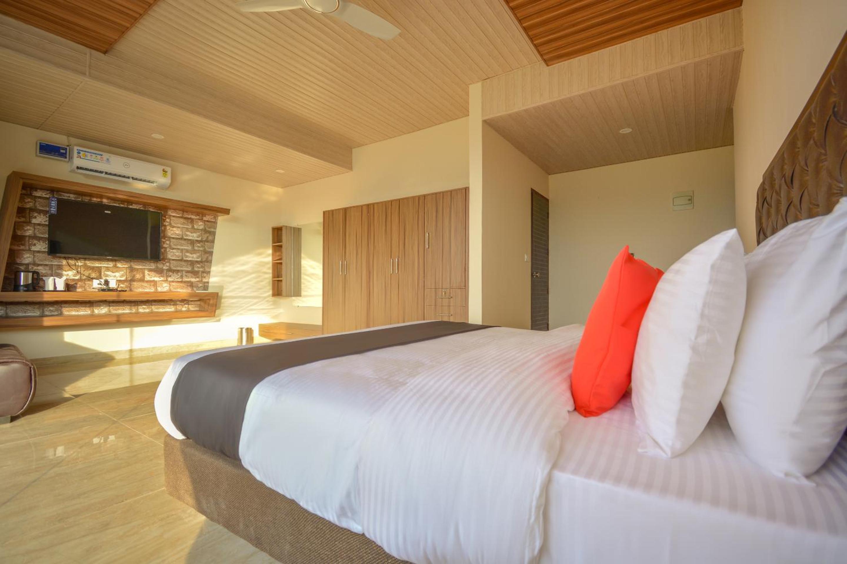 King Room With Balcony photo 1