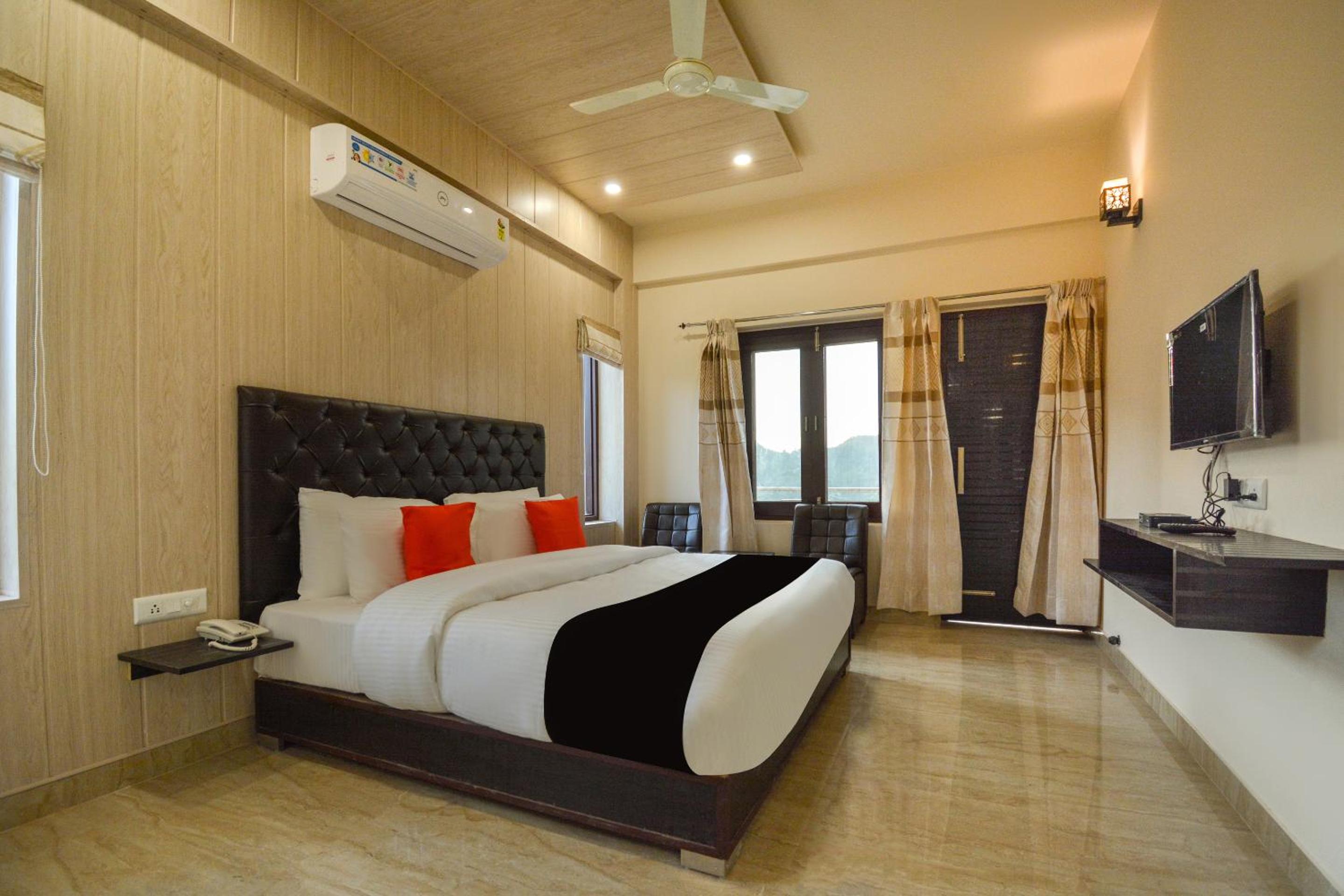 Queen Room With Balcony photo 1
