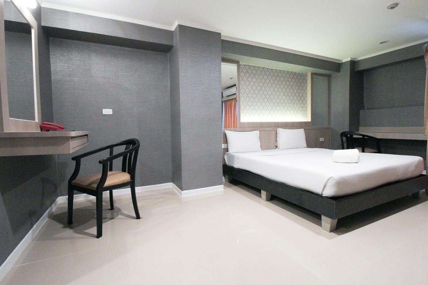 Superior Double or Twin Room photo 2
