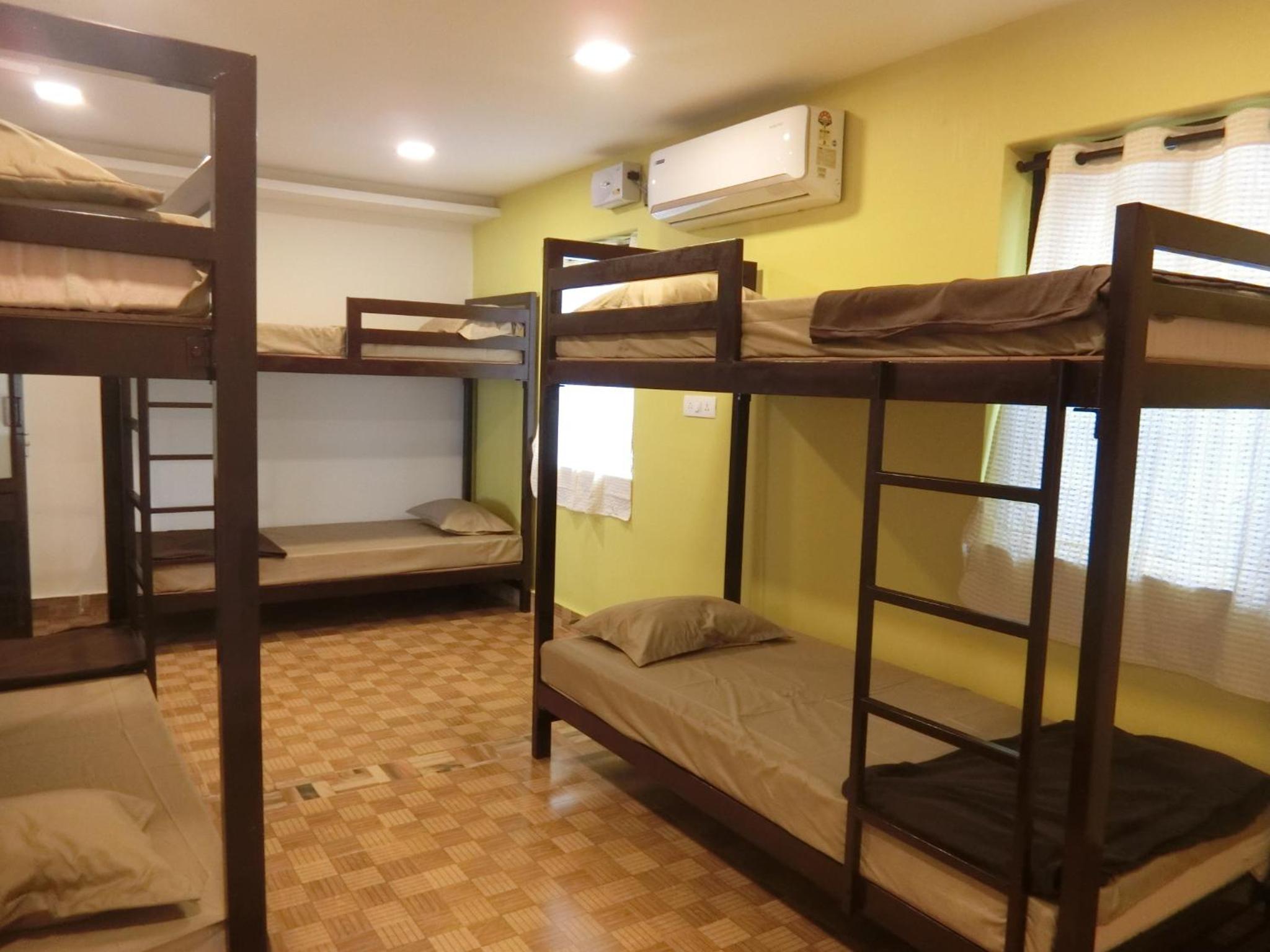 Bunk Bed in Female Dormitory Room   photo 1