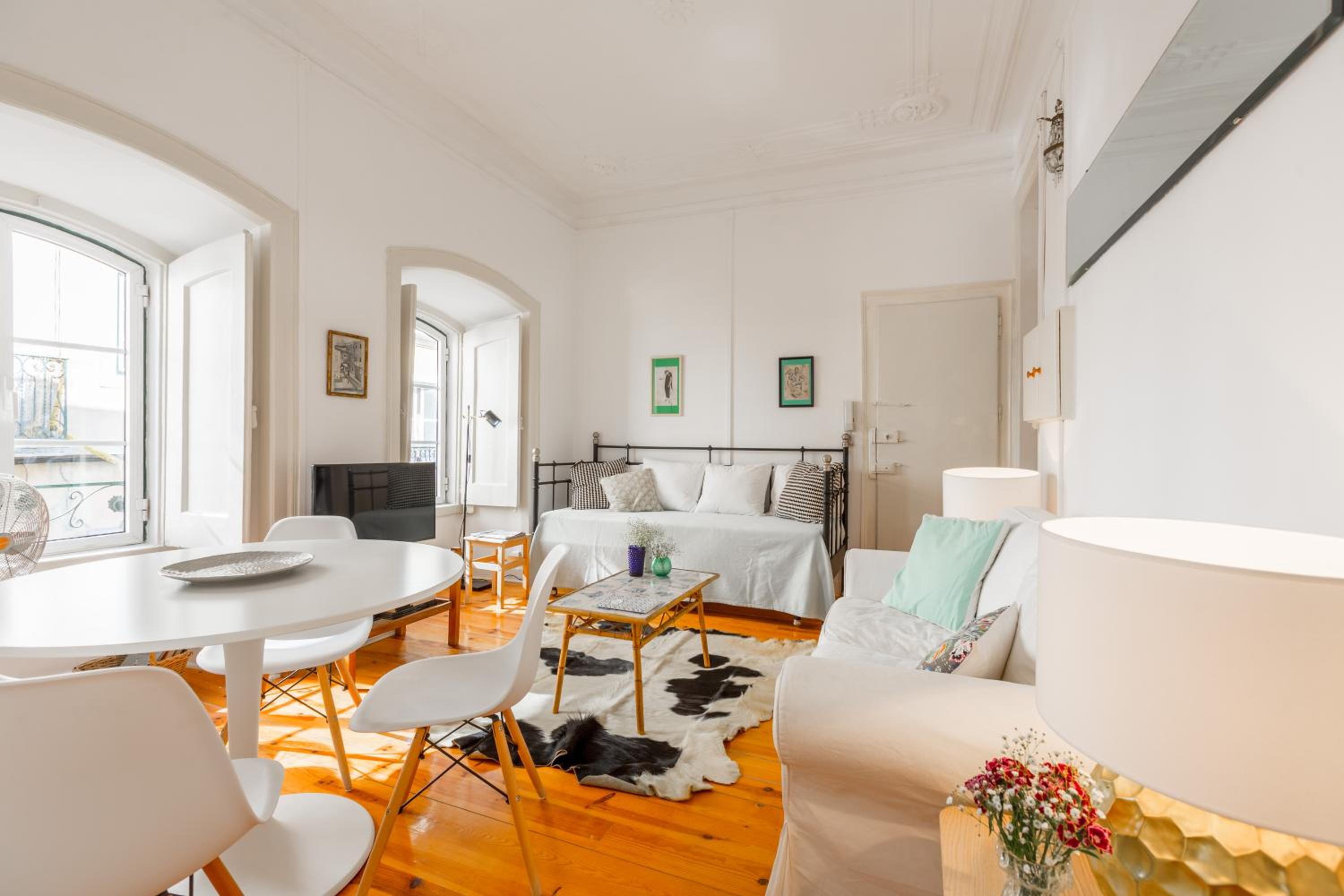 Two-Bedroom Apartment - Photo 4
