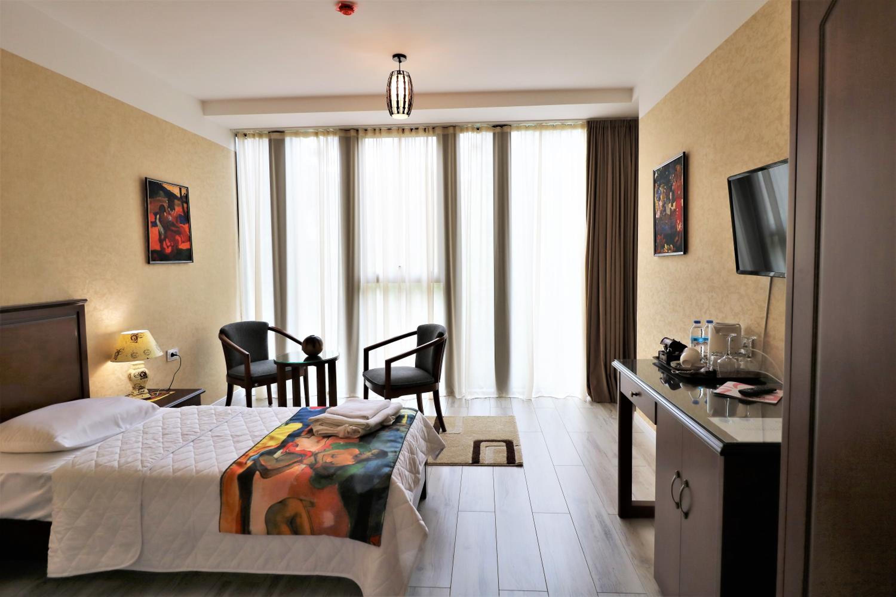 Standard Twin Room - Photo 8