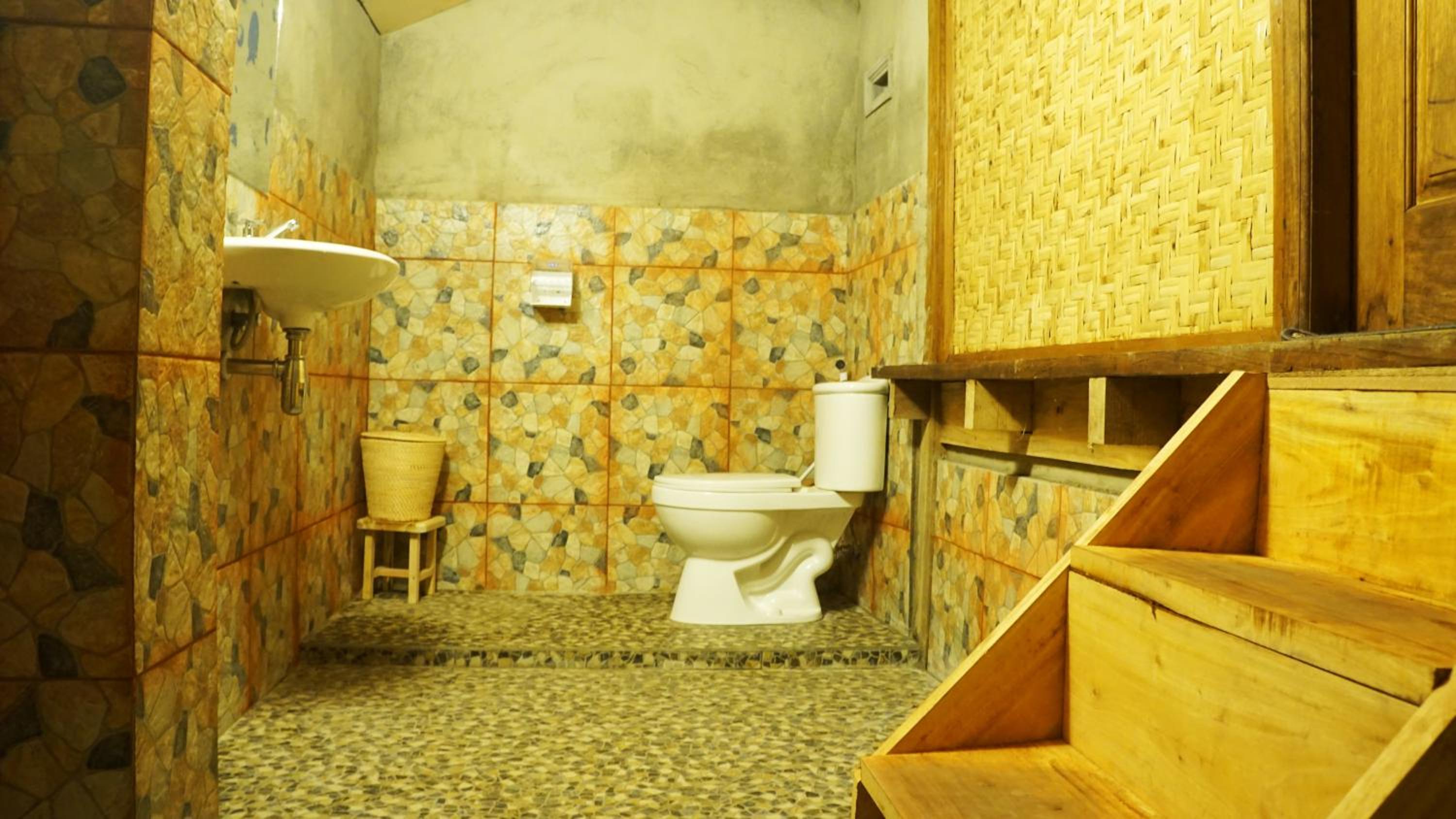 Large Double Room - Photo 4