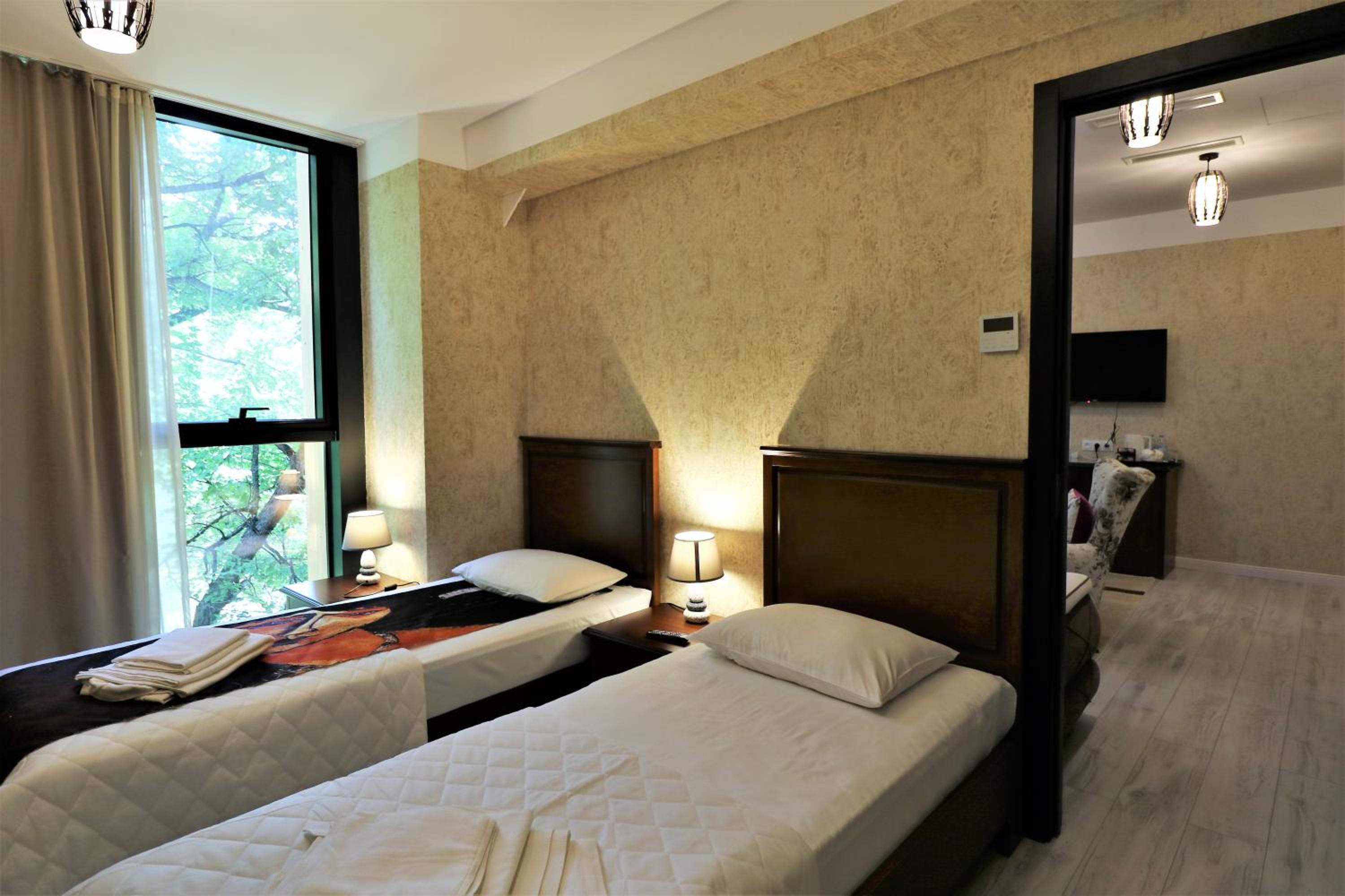 Superior Twin Room - Photo 11