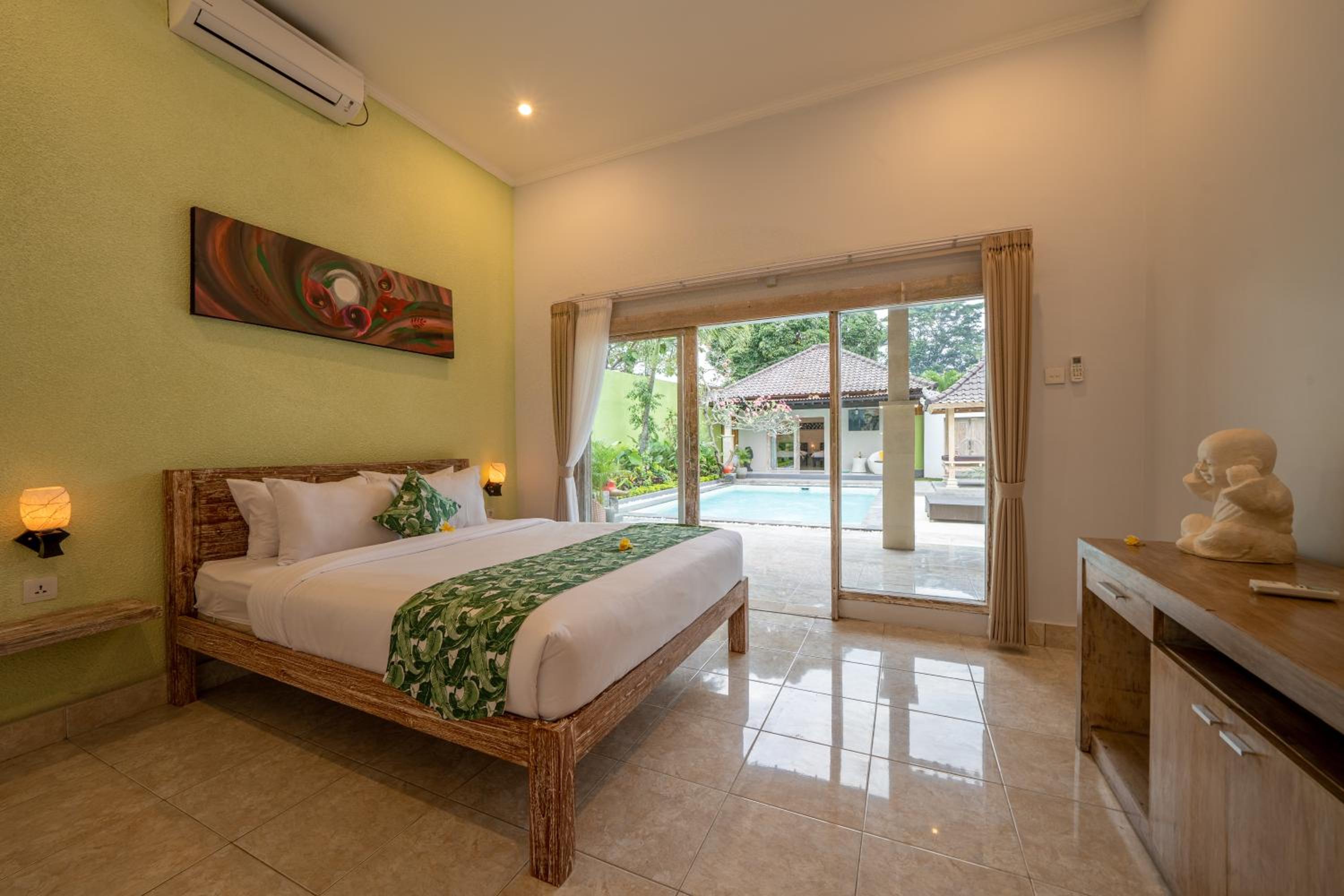 Segar Six-Bedroom Villa with Private Pool - Photo 19