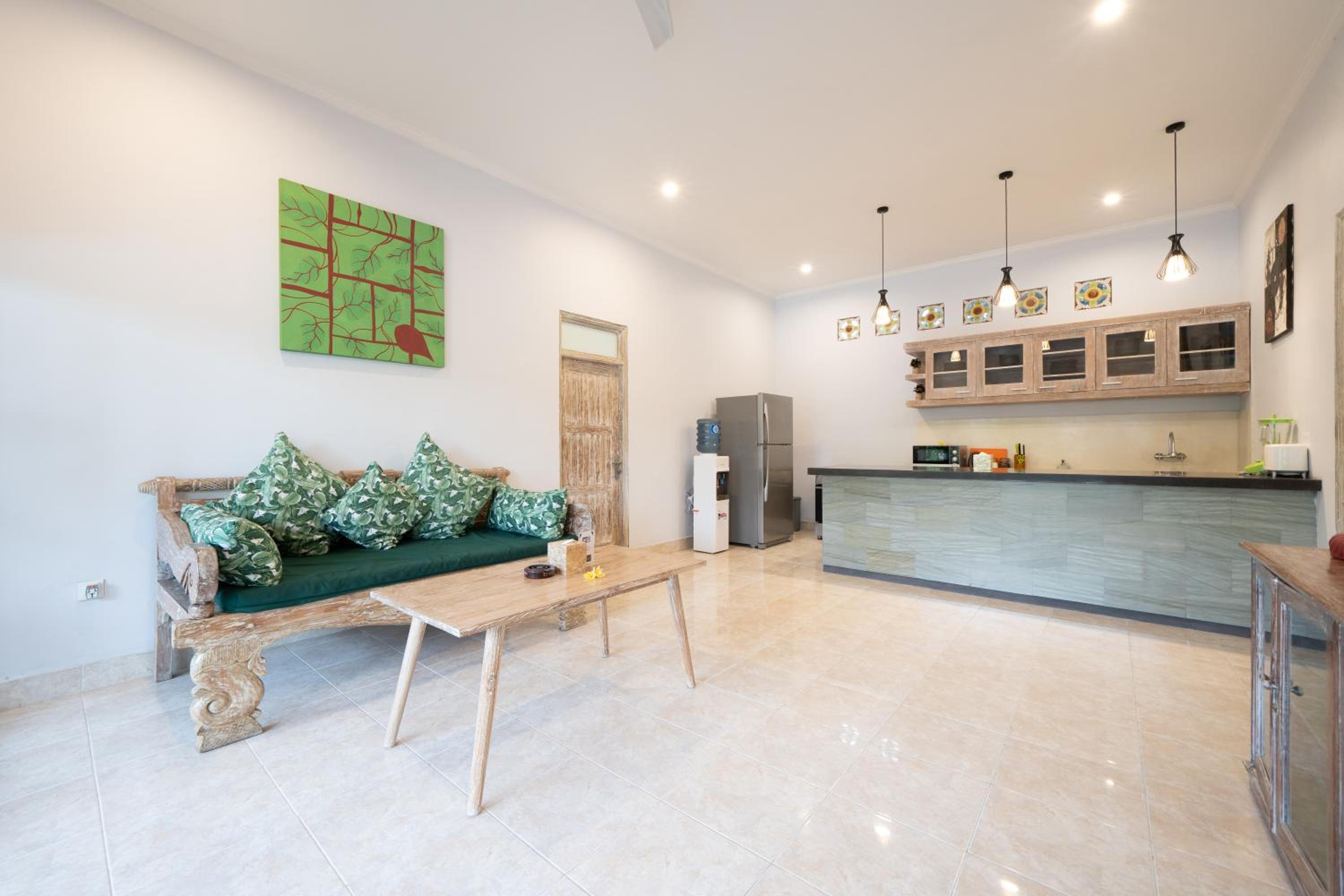 Segar Six-Bedroom Villa with Private Pool - Photo 1