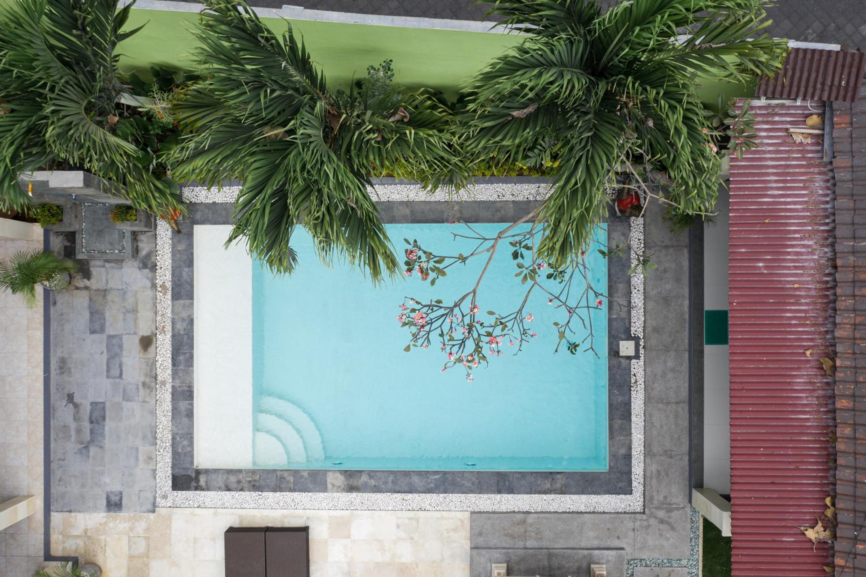 Segar Six-Bedroom Villa with Private Pool - Photo 3