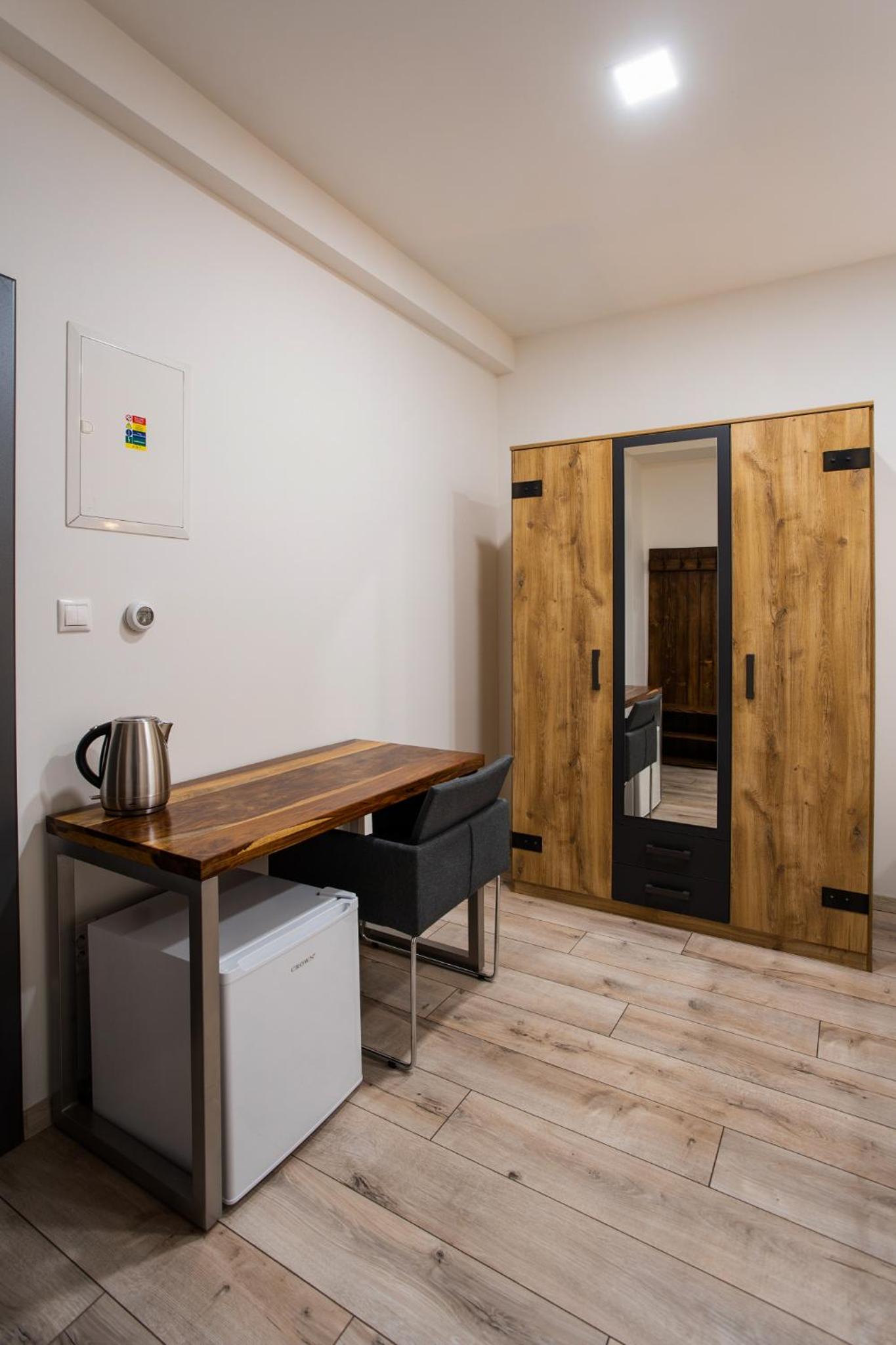 Double or Twin Room - Photo 4