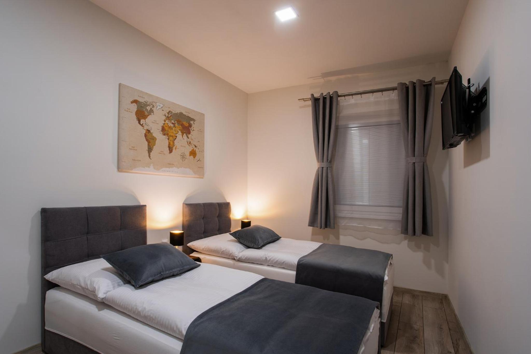 Double or Twin Room - Photo 3