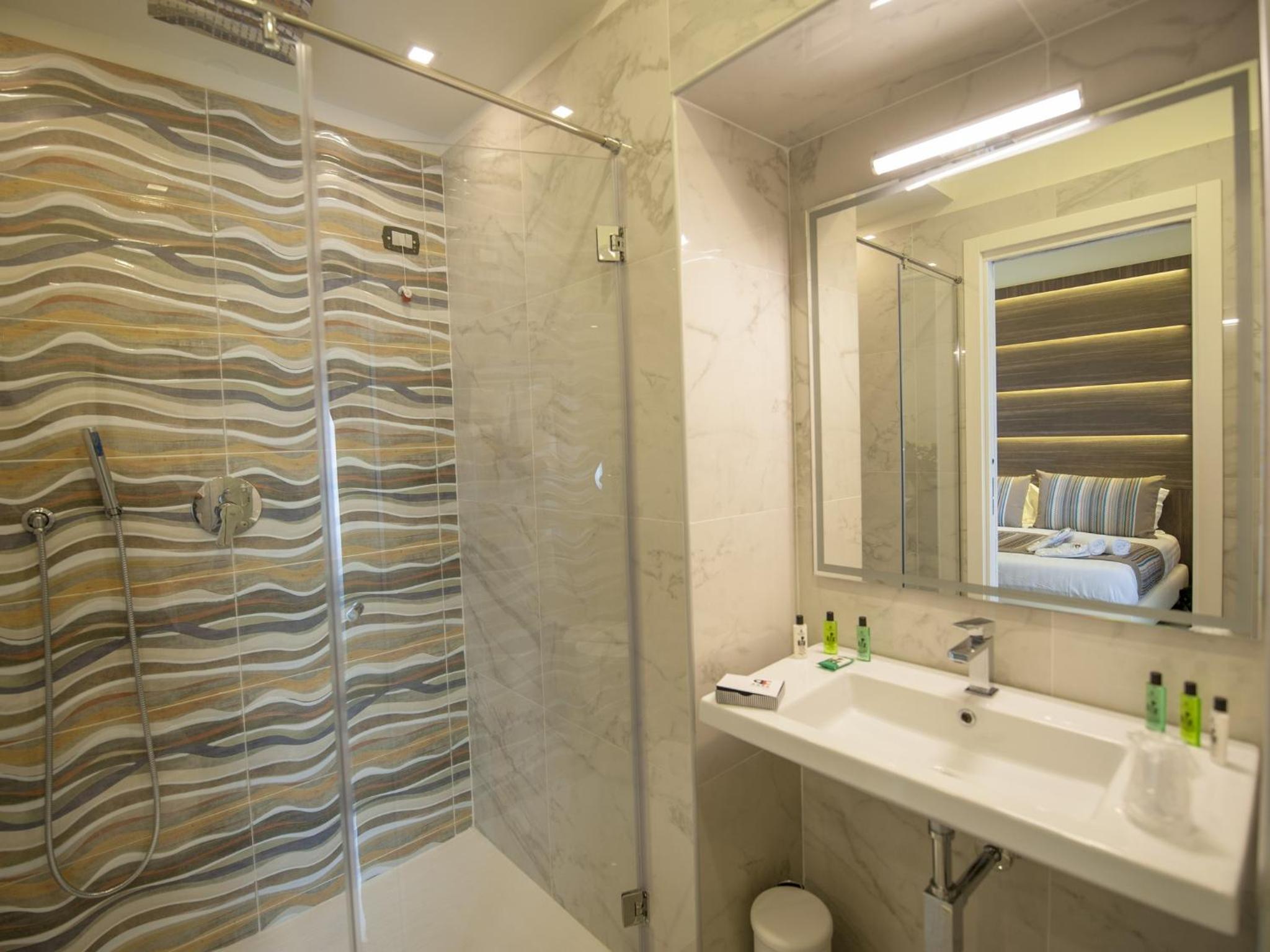 Double Room - Photo 4