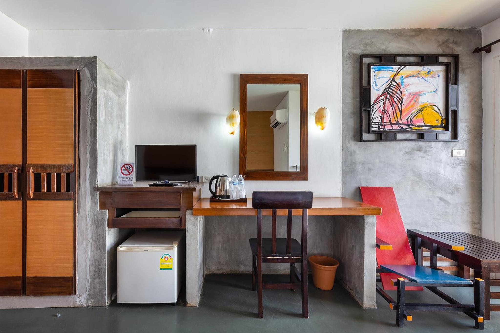 Double Room with Balcony - Photo 10