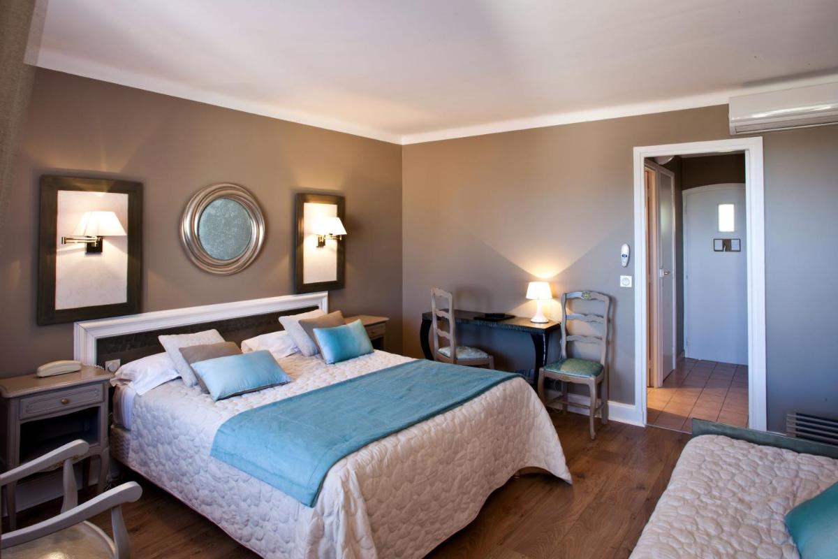 Standard Double Room - Pond Front View and Terrace photo 3