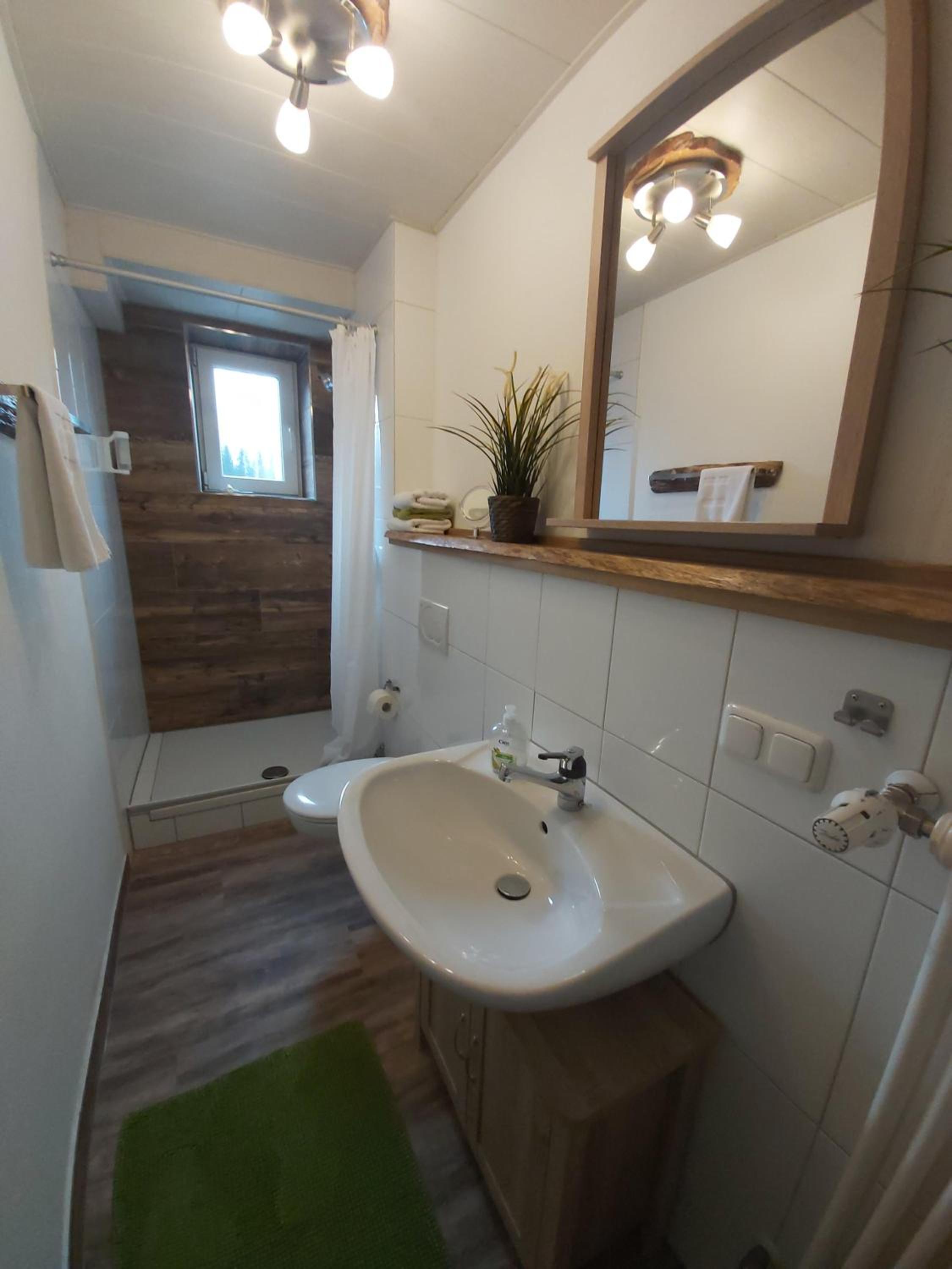 One-Bedroom Suite - Photo 2