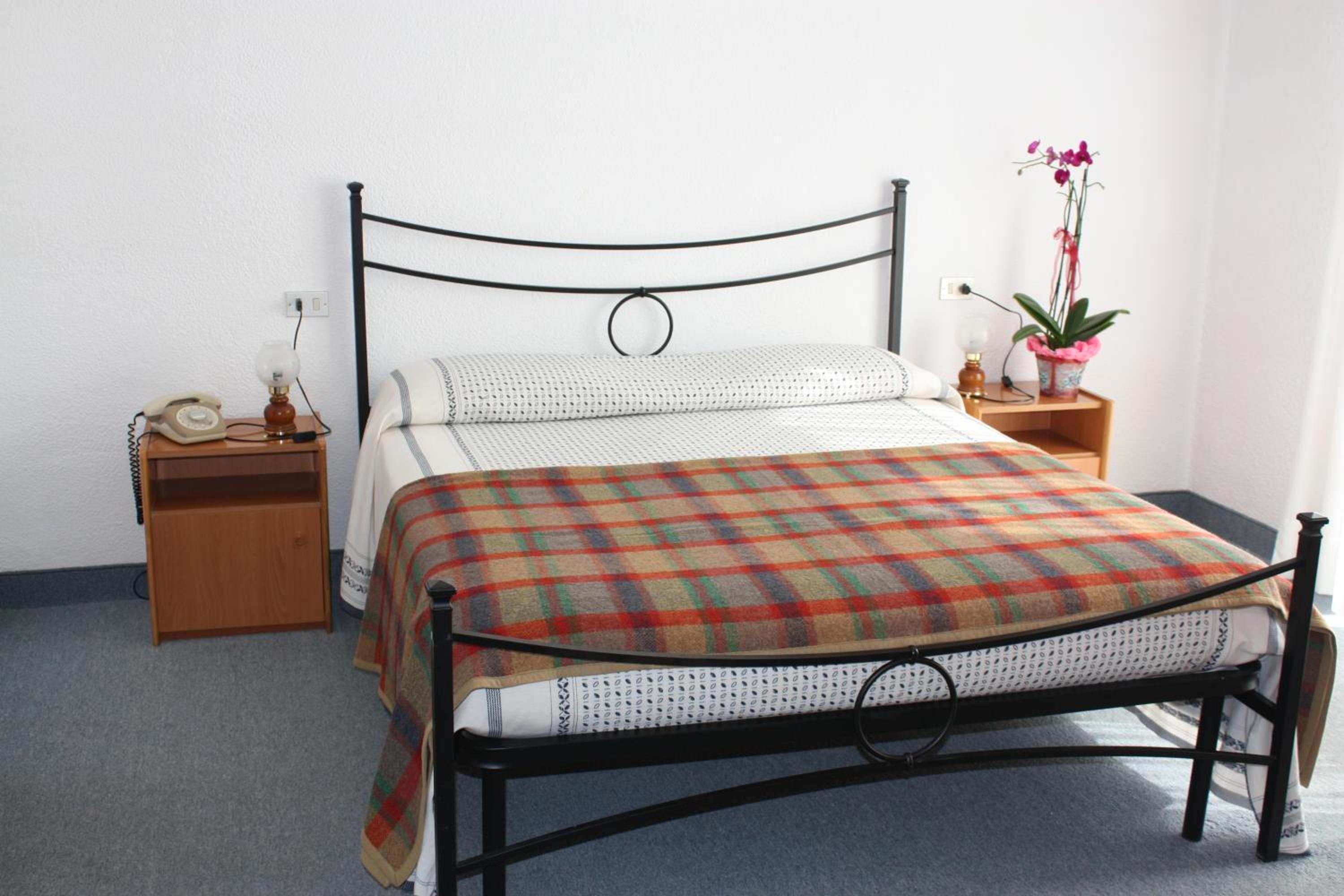 Double Room - Photo 5